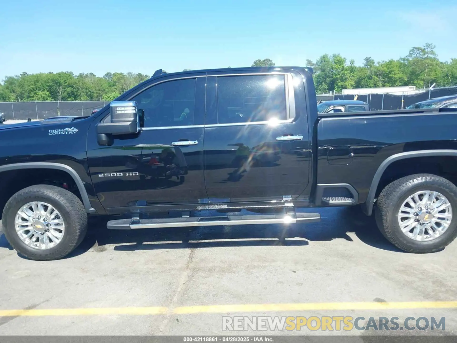 14 Photograph of a damaged car 1GC4YREY7MF208926 CHEVROLET SILVERADO 2500HD 2021