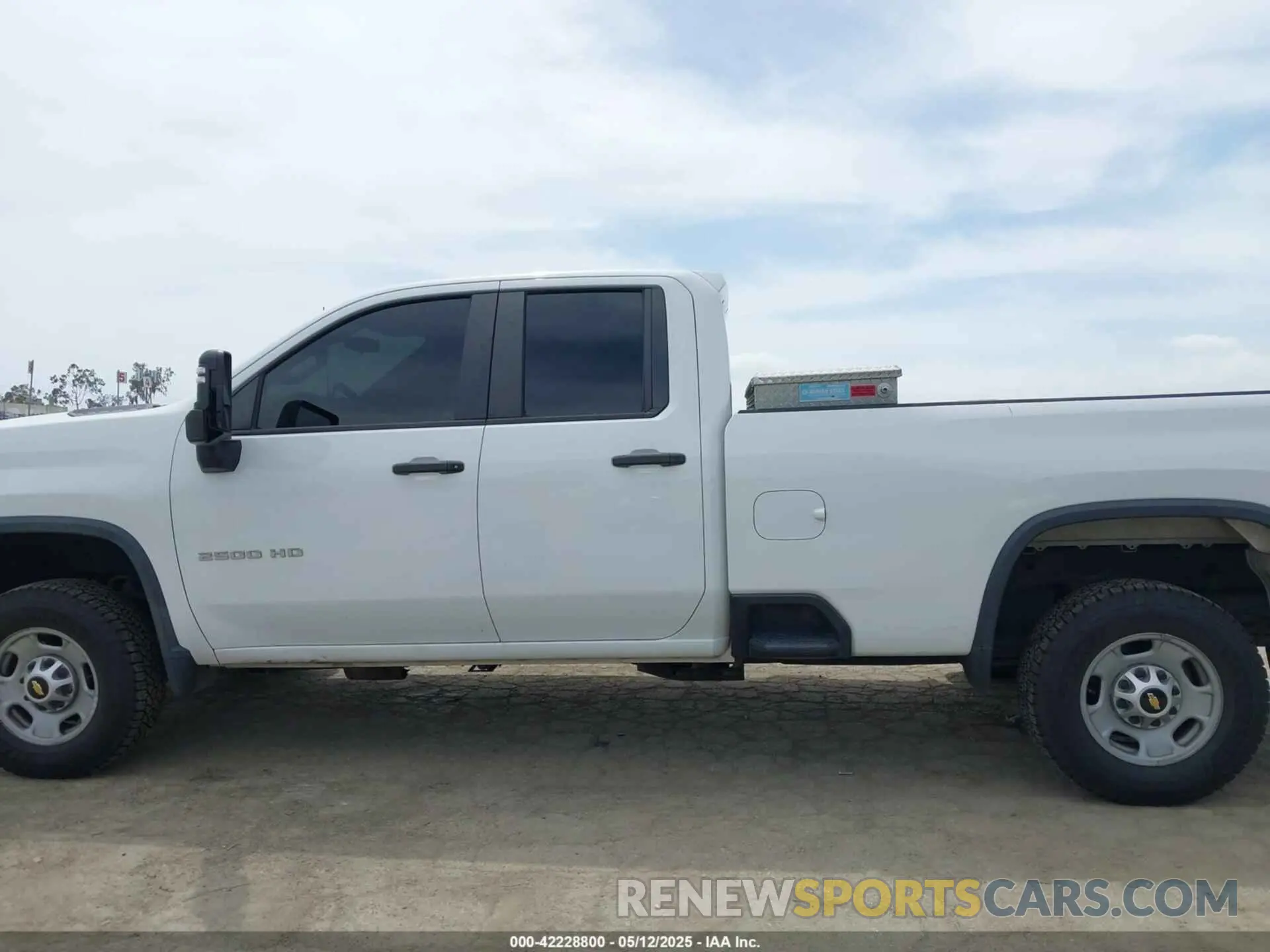 14 Photograph of a damaged car 1GC5YLE75MF221487 CHEVROLET SILVERADO 2500HD 2021