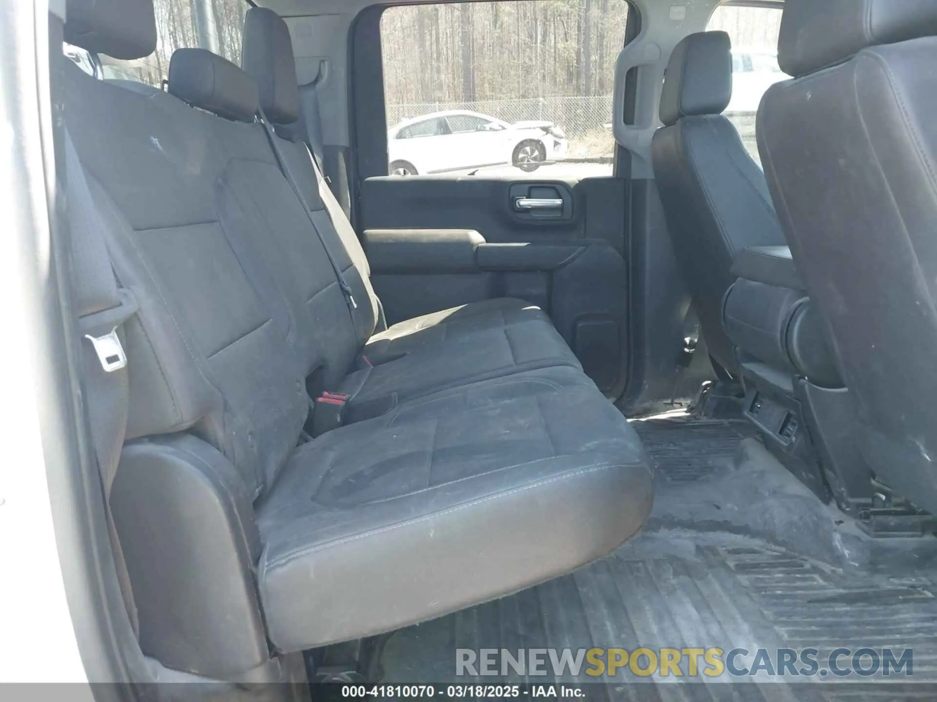 8 Photograph of a damaged car 1GB1YLE78NF325329 CHEVROLET SILVERADO 2500HD 2022