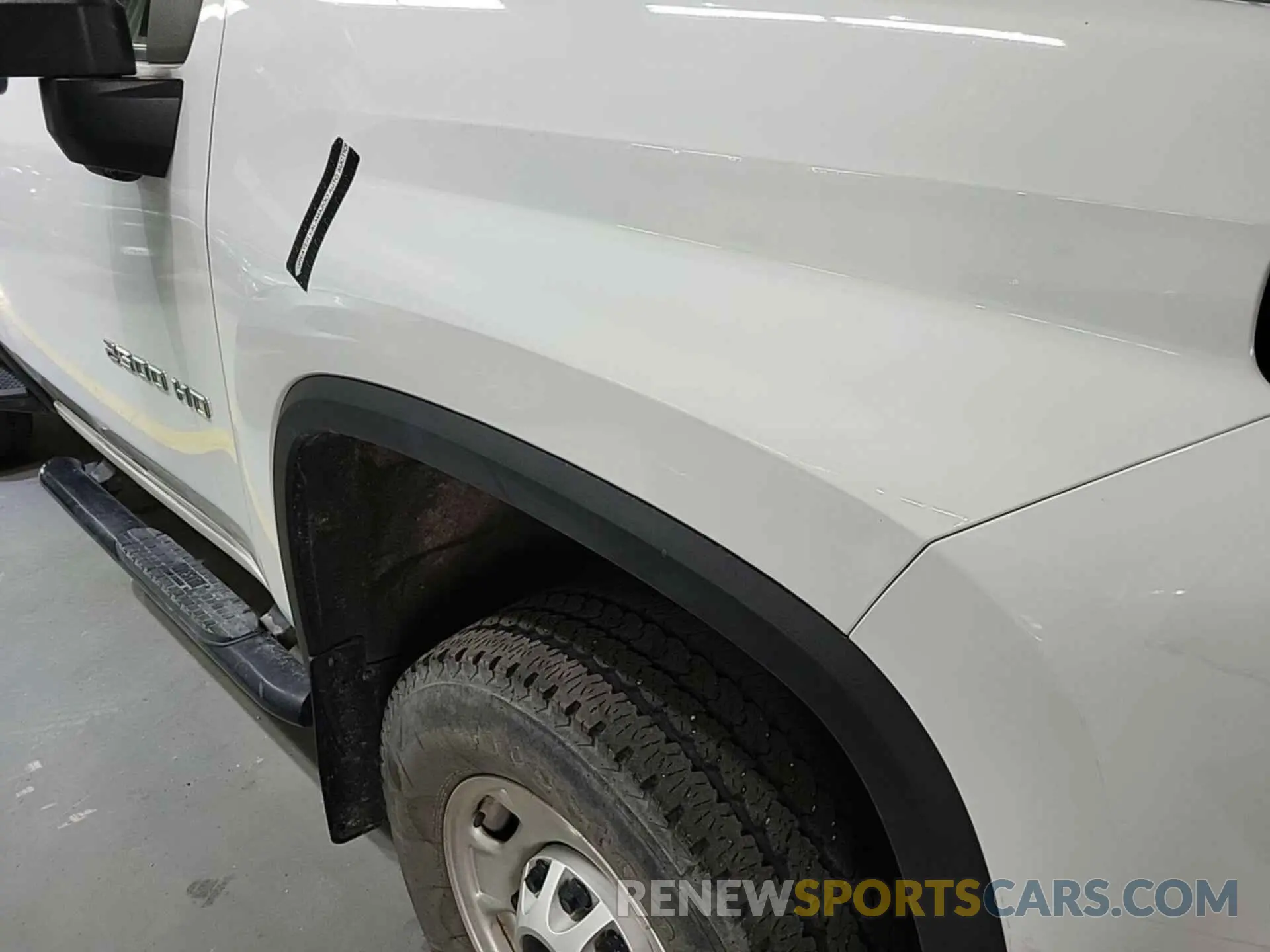 14 Photograph of a damaged car 1GC0YLE72NF346765 CHEVROLET SILVERADO 2500HD 2022