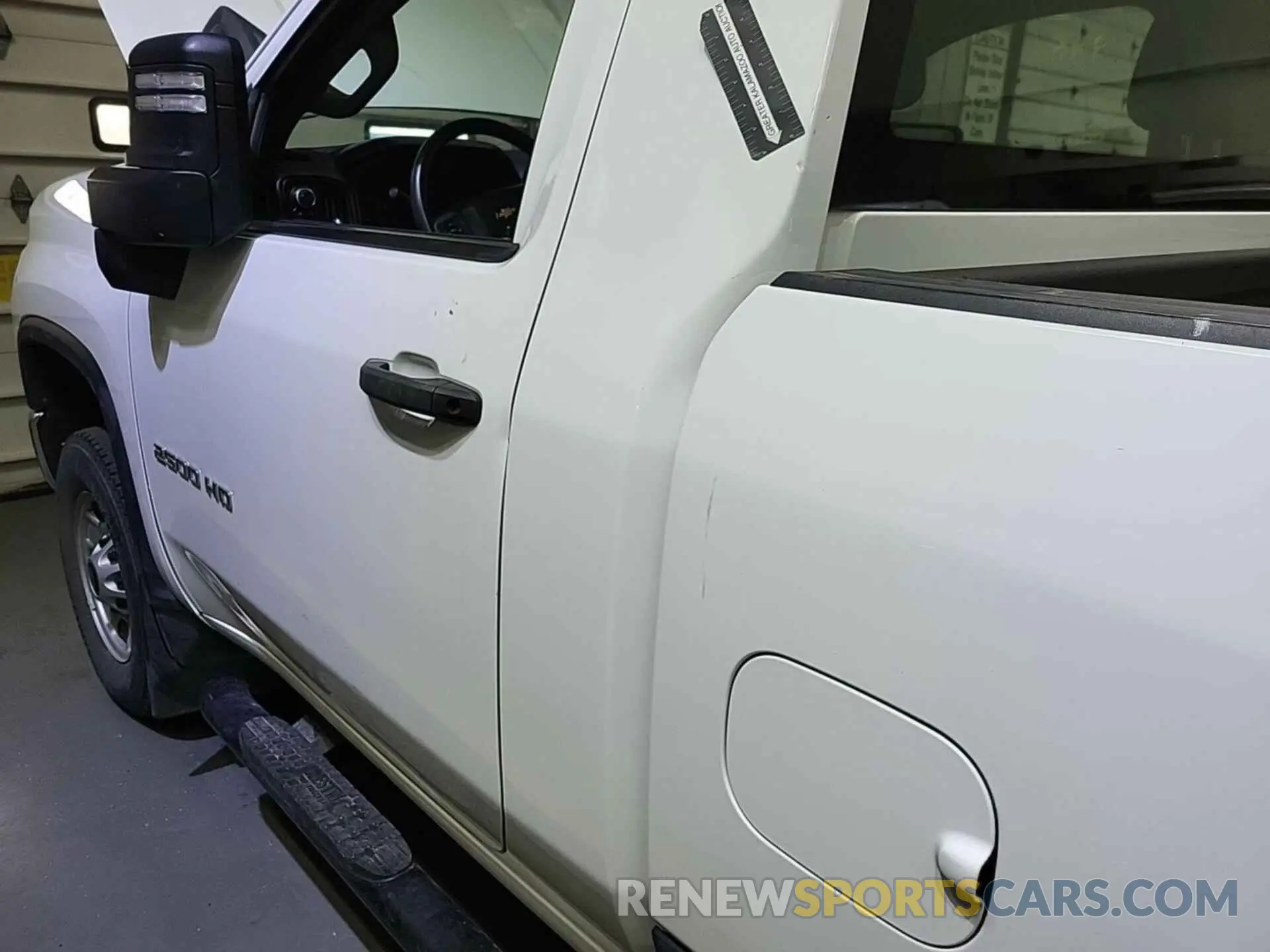 2 Photograph of a damaged car 1GC0YLE72NF346765 CHEVROLET SILVERADO 2500HD 2022