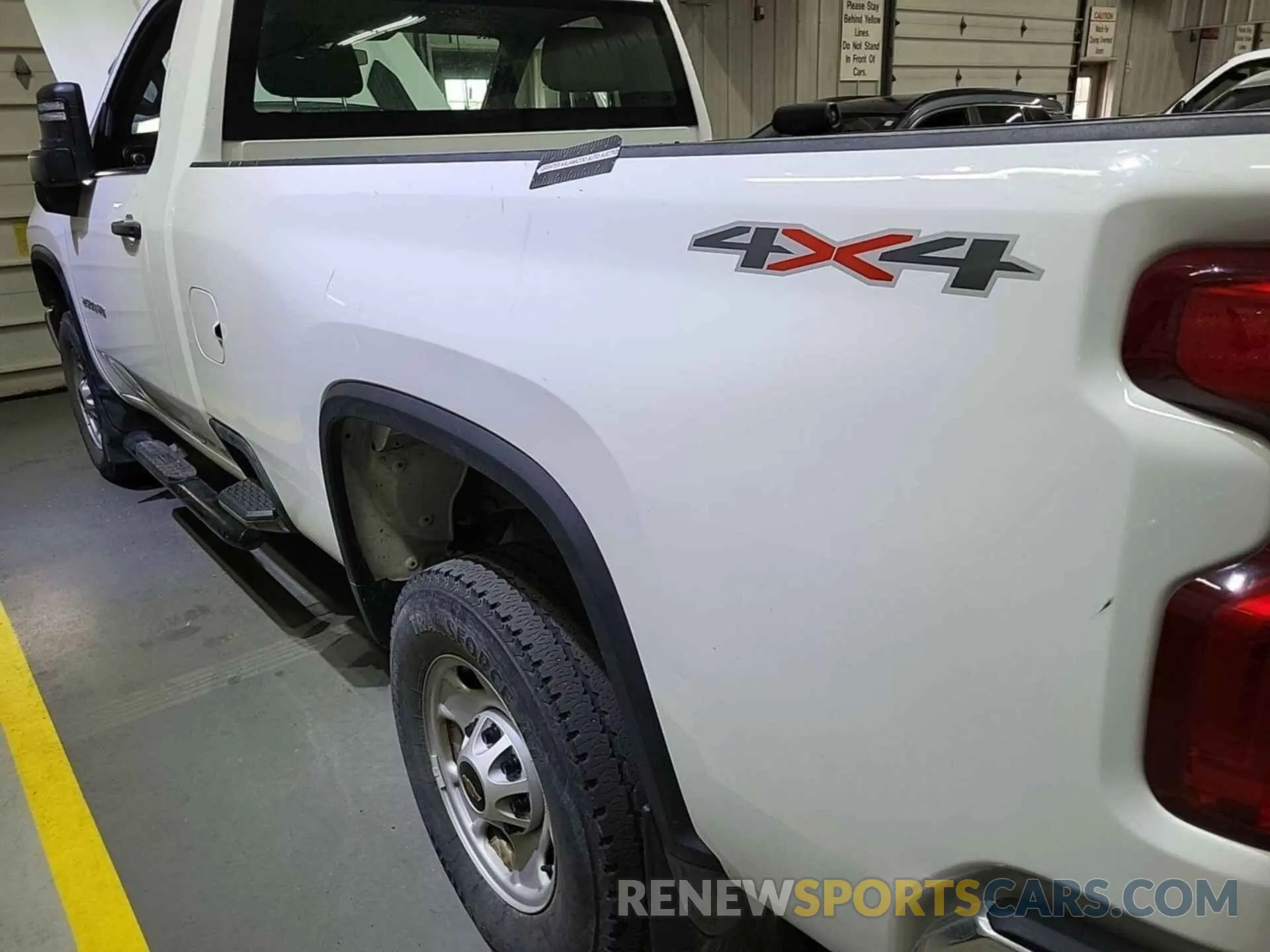 23 Photograph of a damaged car 1GC0YLE72NF346765 CHEVROLET SILVERADO 2500HD 2022
