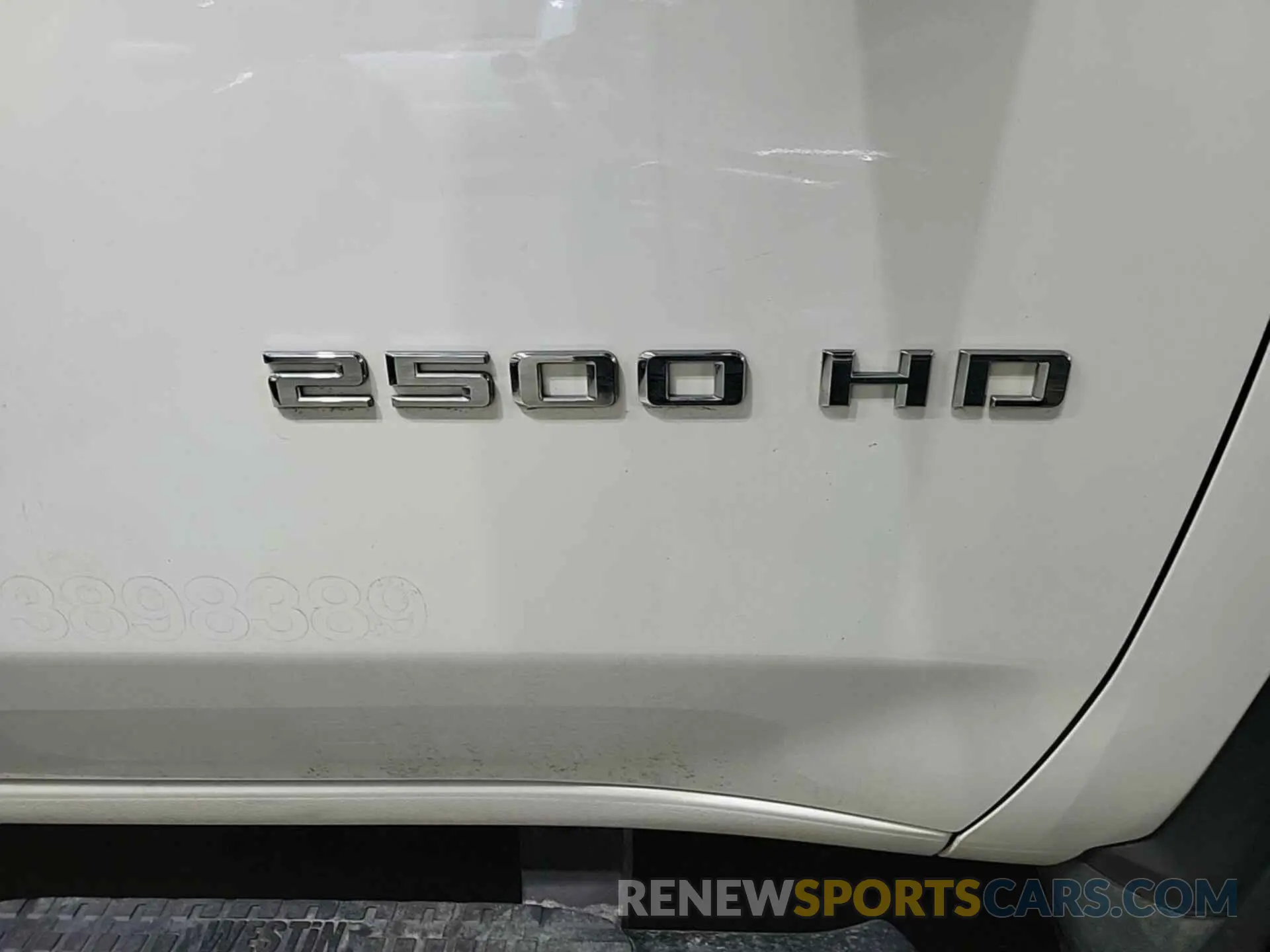 9 Photograph of a damaged car 1GC0YLE72NF346765 CHEVROLET SILVERADO 2500HD 2022
