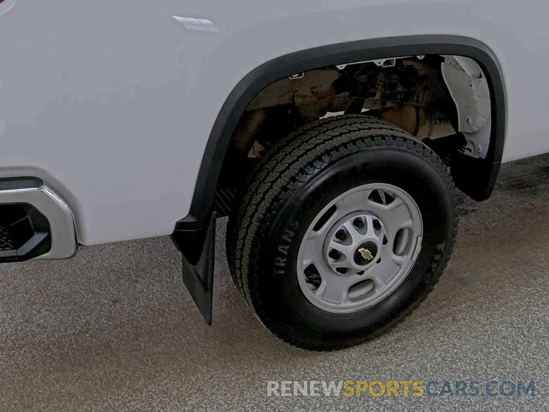 19 Photograph of a damaged car 1GC0YLE72NF348144 CHEVROLET SILVERADO 2500HD 2022