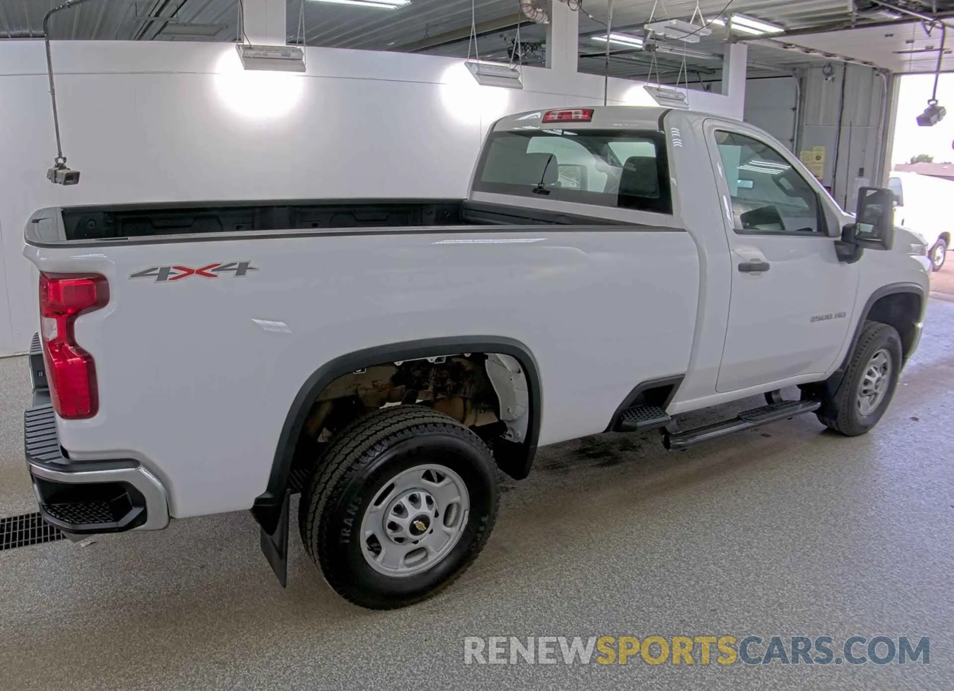 24 Photograph of a damaged car 1GC0YLE72NF348144 CHEVROLET SILVERADO 2500HD 2022