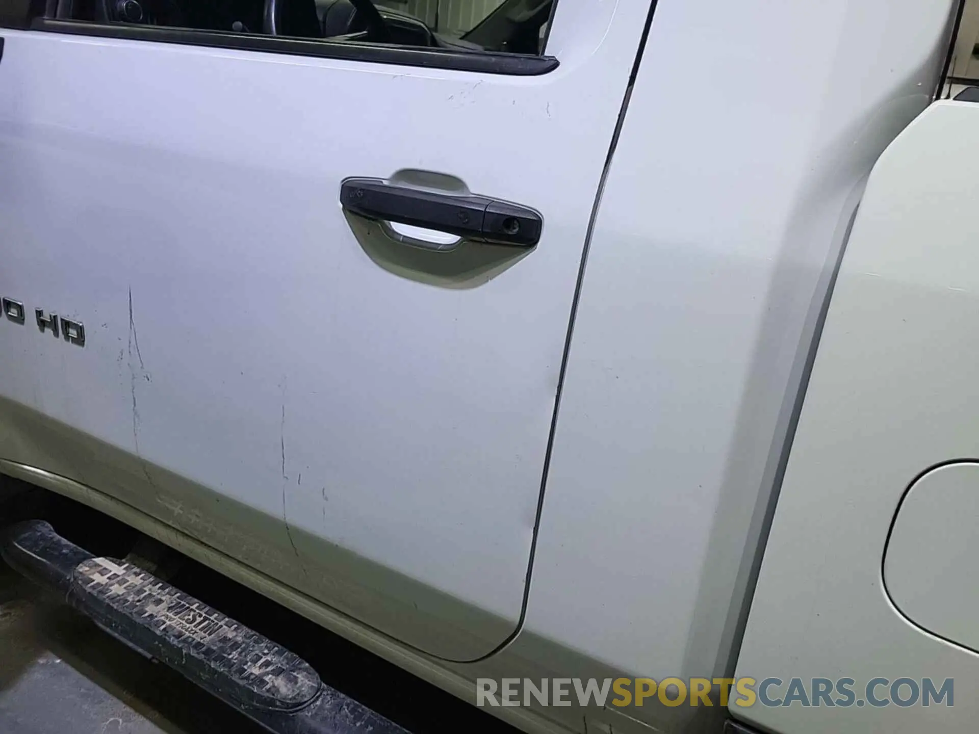 18 Photograph of a damaged car 1GC0YLE73NF347598 CHEVROLET SILVERADO 2500HD 2022