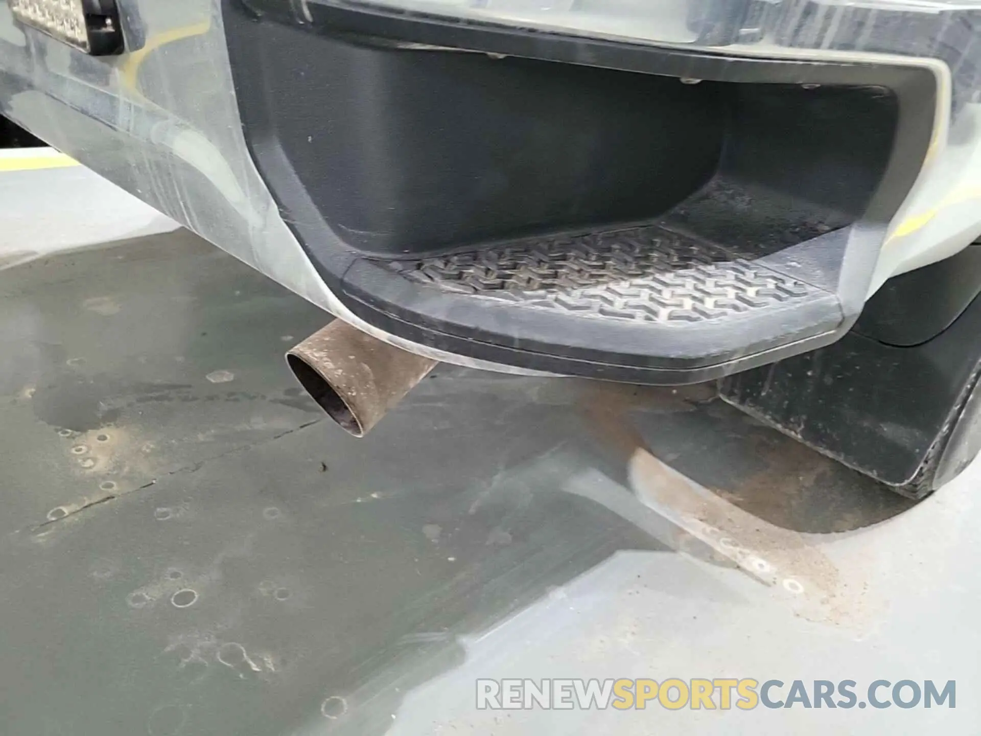 8 Photograph of a damaged car 1GC0YLE73NF347598 CHEVROLET SILVERADO 2500HD 2022