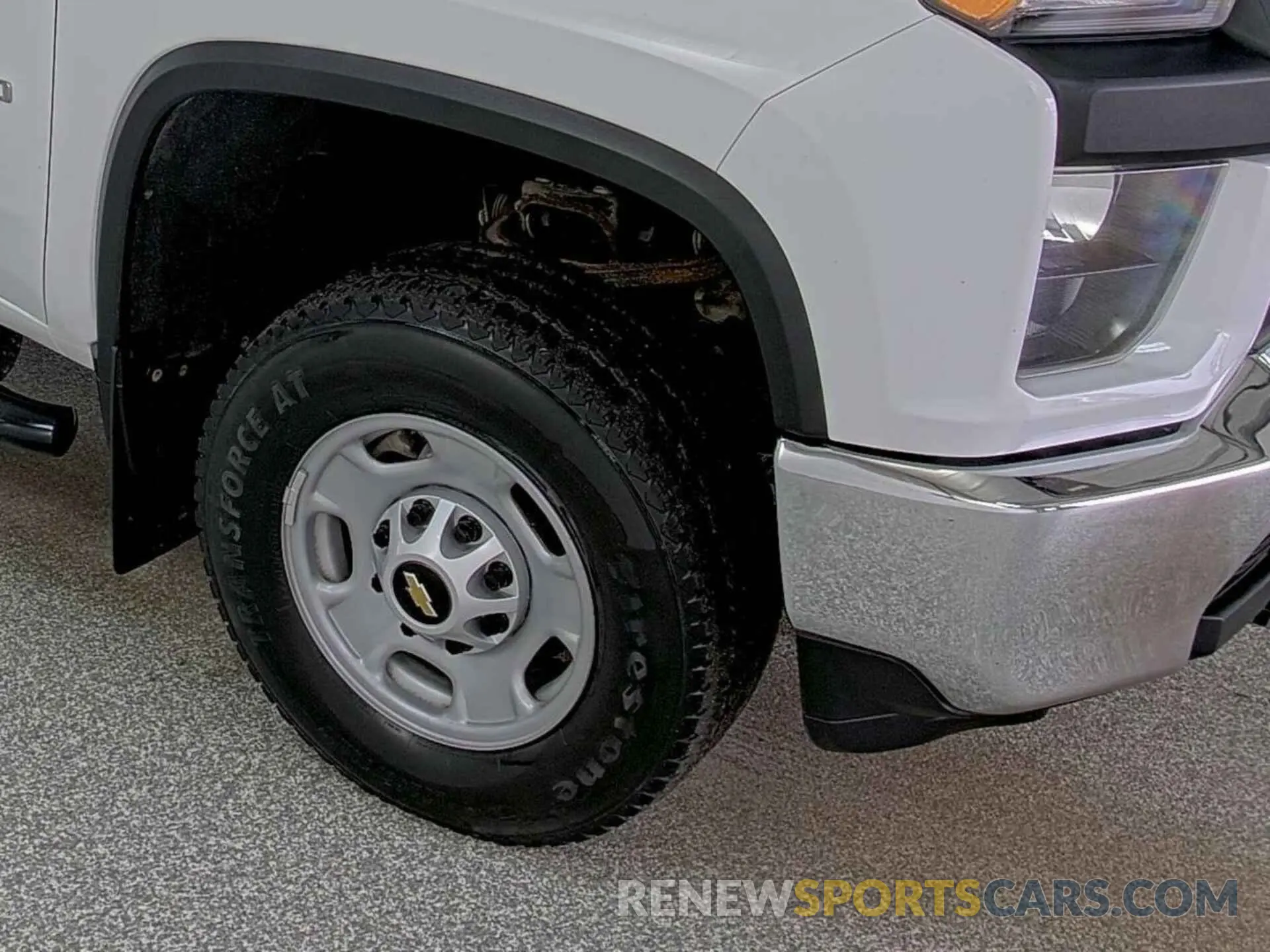 28 Photograph of a damaged car 1GC0YLE76NF263887 CHEVROLET SILVERADO 2500HD 2022