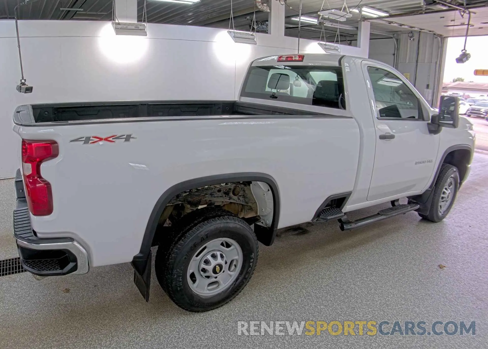 7 Photograph of a damaged car 1GC0YLE76NF263887 CHEVROLET SILVERADO 2500HD 2022
