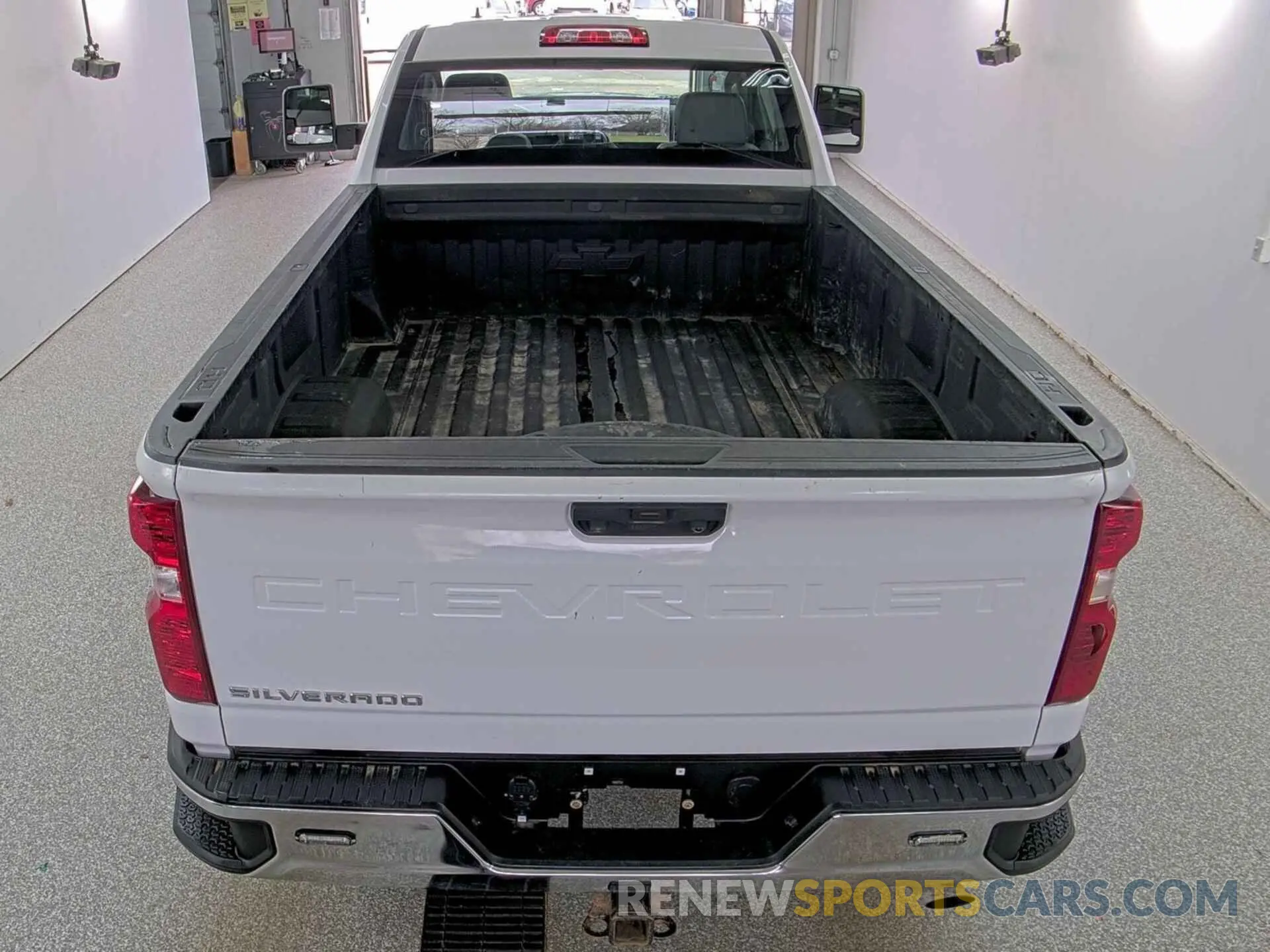 8 Photograph of a damaged car 1GC0YLE76NF263887 CHEVROLET SILVERADO 2500HD 2022