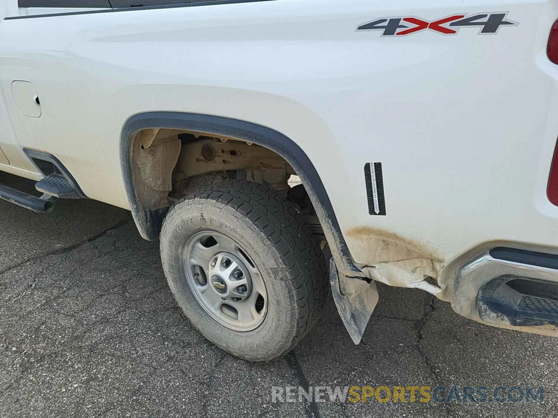 22 Photograph of a damaged car 1GC0YLE7XNF264234 CHEVROLET SILVERADO 2500HD 2022