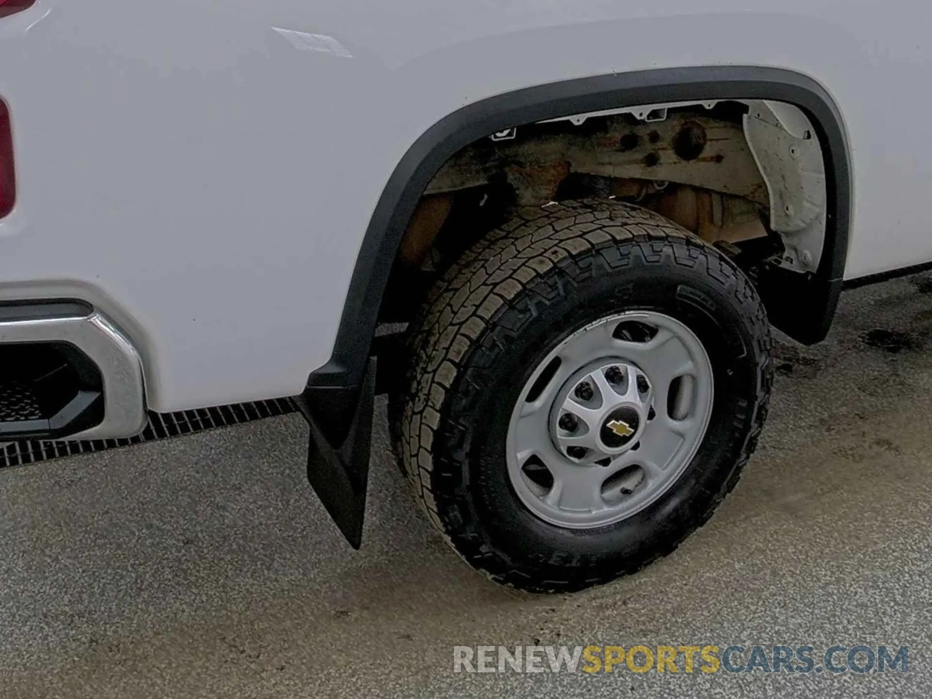 9 Photograph of a damaged car 1GC0YLE7XNF264234 CHEVROLET SILVERADO 2500HD 2022