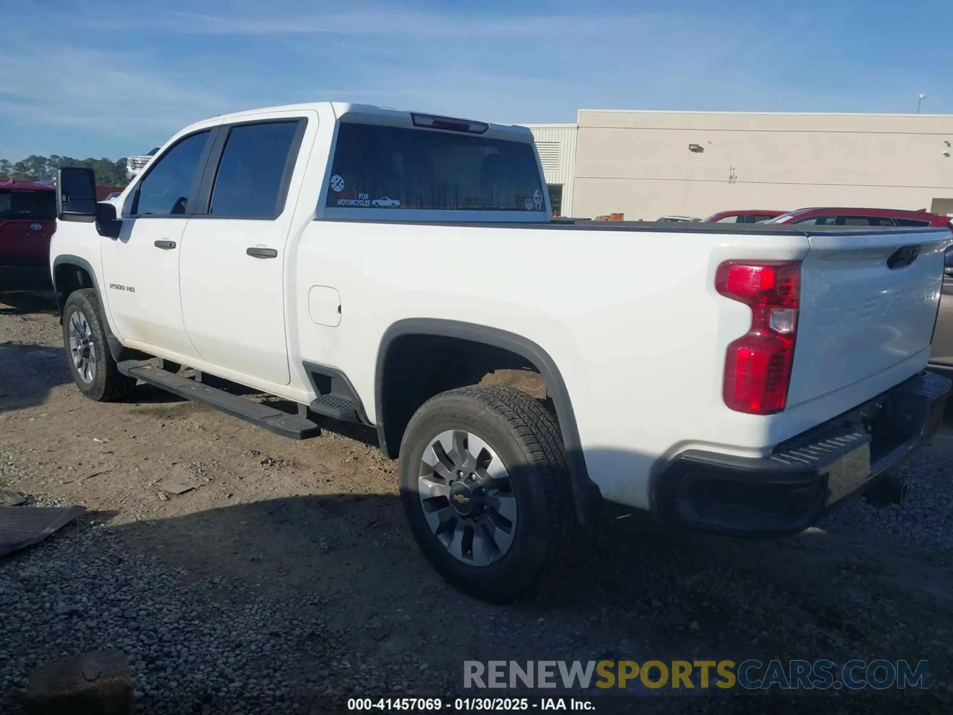3 Photograph of a damaged car 1GC1YME70NF354549 CHEVROLET SILVERADO 2500HD 2022