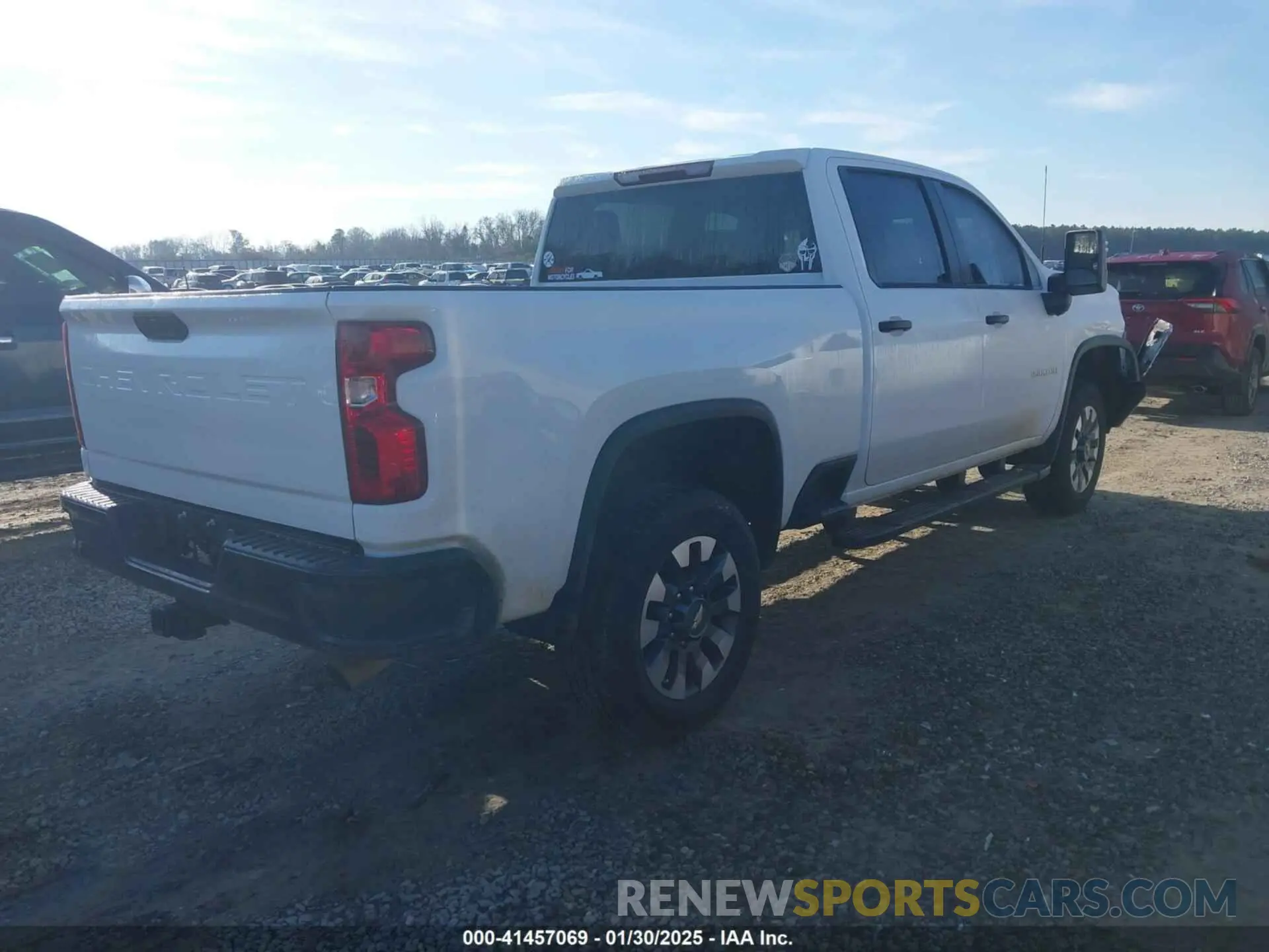 4 Photograph of a damaged car 1GC1YME70NF354549 CHEVROLET SILVERADO 2500HD 2022