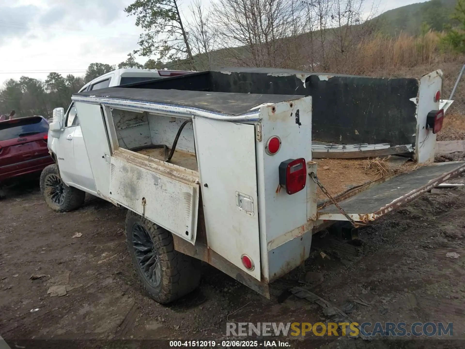 3 Photograph of a damaged car 1GC1YNEY7NF246461 CHEVROLET SILVERADO 2500HD 2022