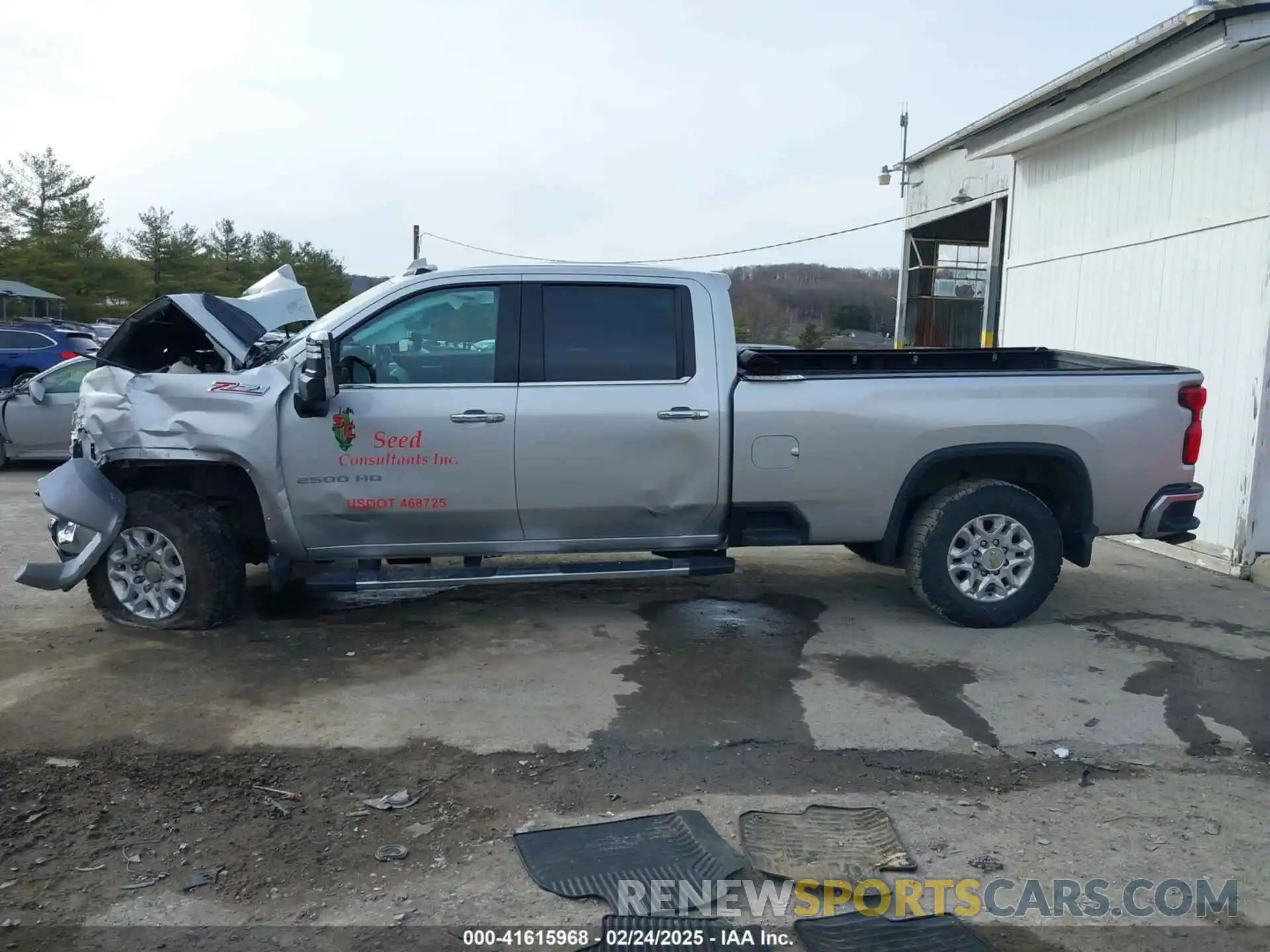 14 Photograph of a damaged car 1GC1YPE73NF220748 CHEVROLET SILVERADO 2500HD 2022