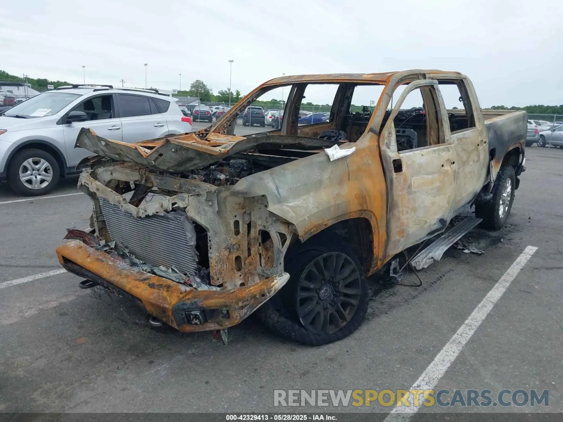 2 Photograph of a damaged car 1GC1YREY1NF112648 CHEVROLET SILVERADO 2500HD 2022