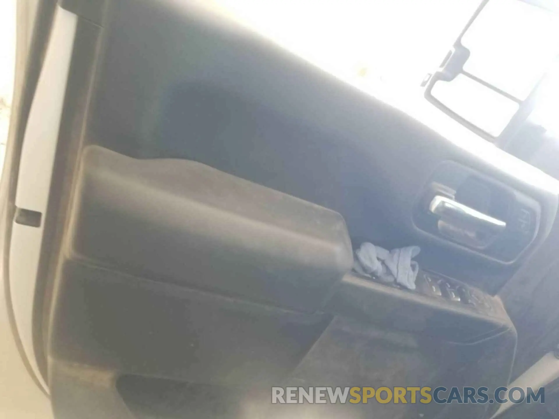 19 Photograph of a damaged car 1GC2YLE74NF245624 CHEVROLET SILVERADO 2500HD 2022