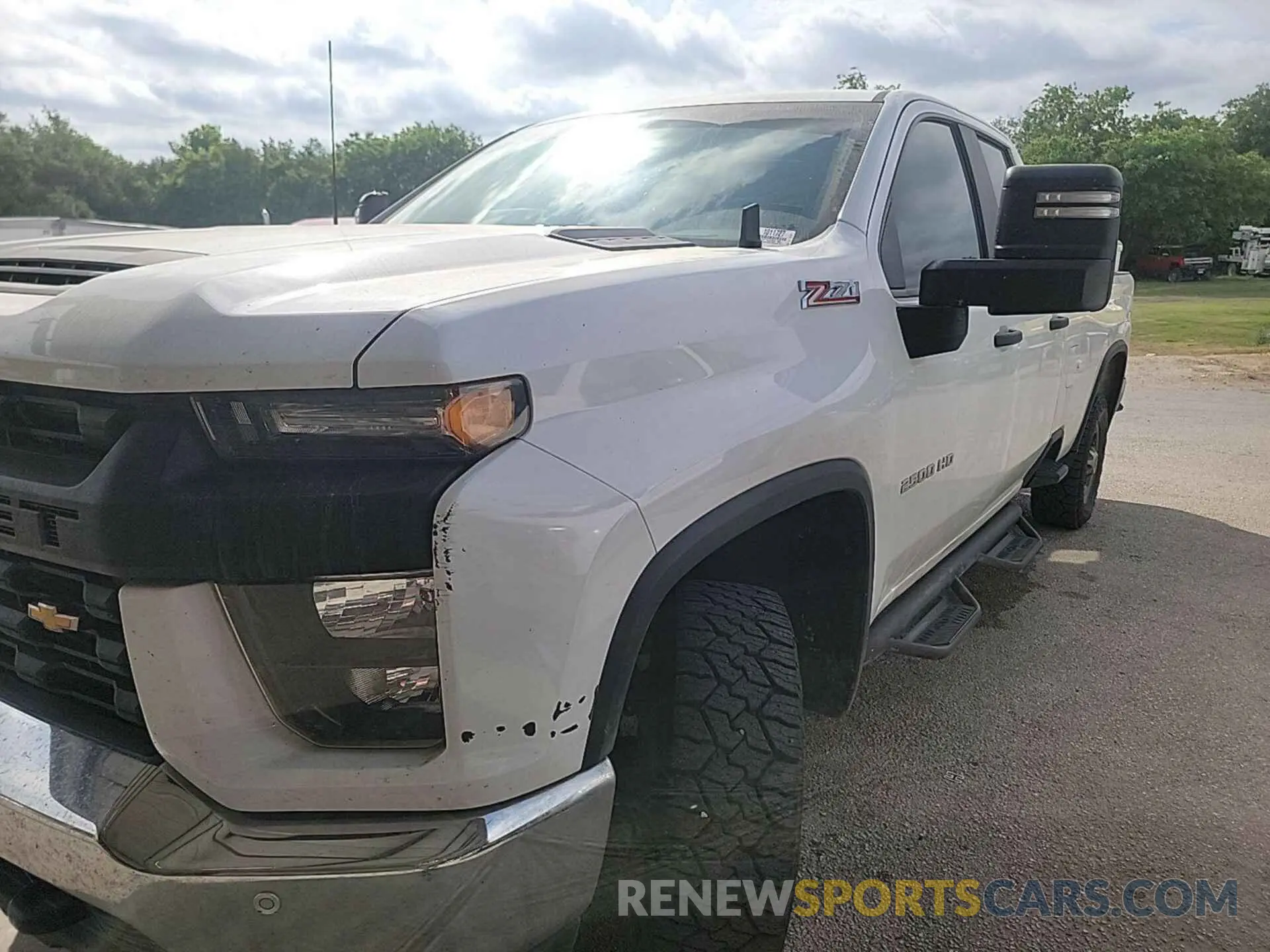 24 Photograph of a damaged car 1GC2YLE74NF245624 CHEVROLET SILVERADO 2500HD 2022