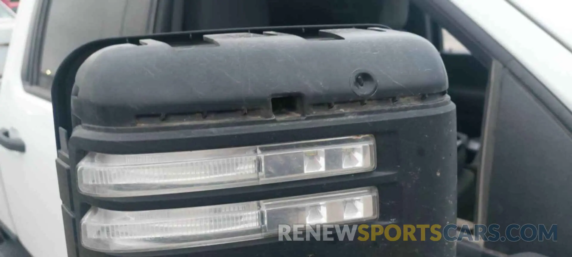26 Photograph of a damaged car 1GC2YLE74NF245624 CHEVROLET SILVERADO 2500HD 2022