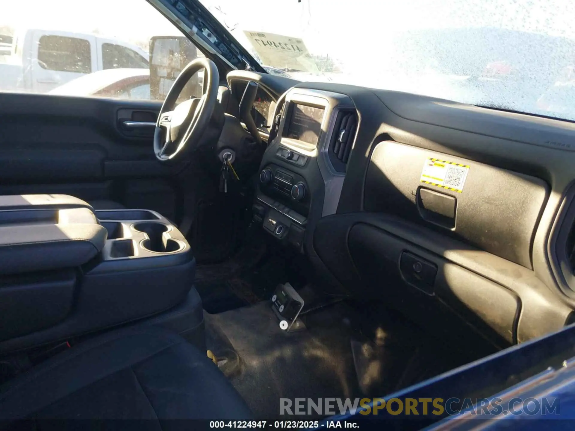 7 Photograph of a damaged car 1GC3YLE79NF326834 CHEVROLET SILVERADO 2500HD 2022