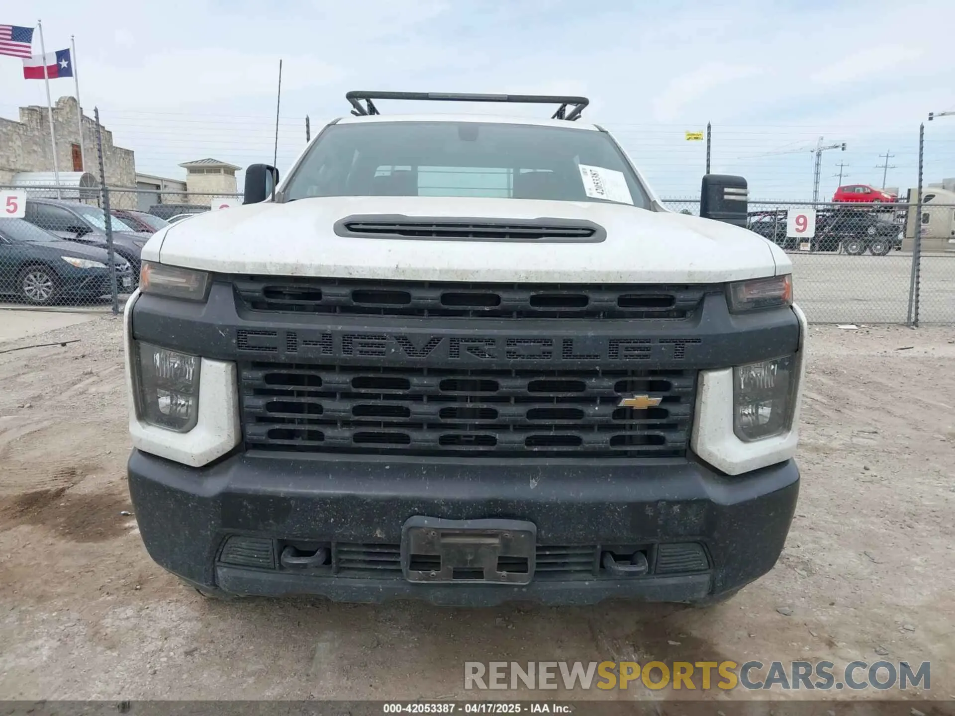 12 Photograph of a damaged car 1GC4YLE73NF225552 CHEVROLET SILVERADO 2500HD 2022