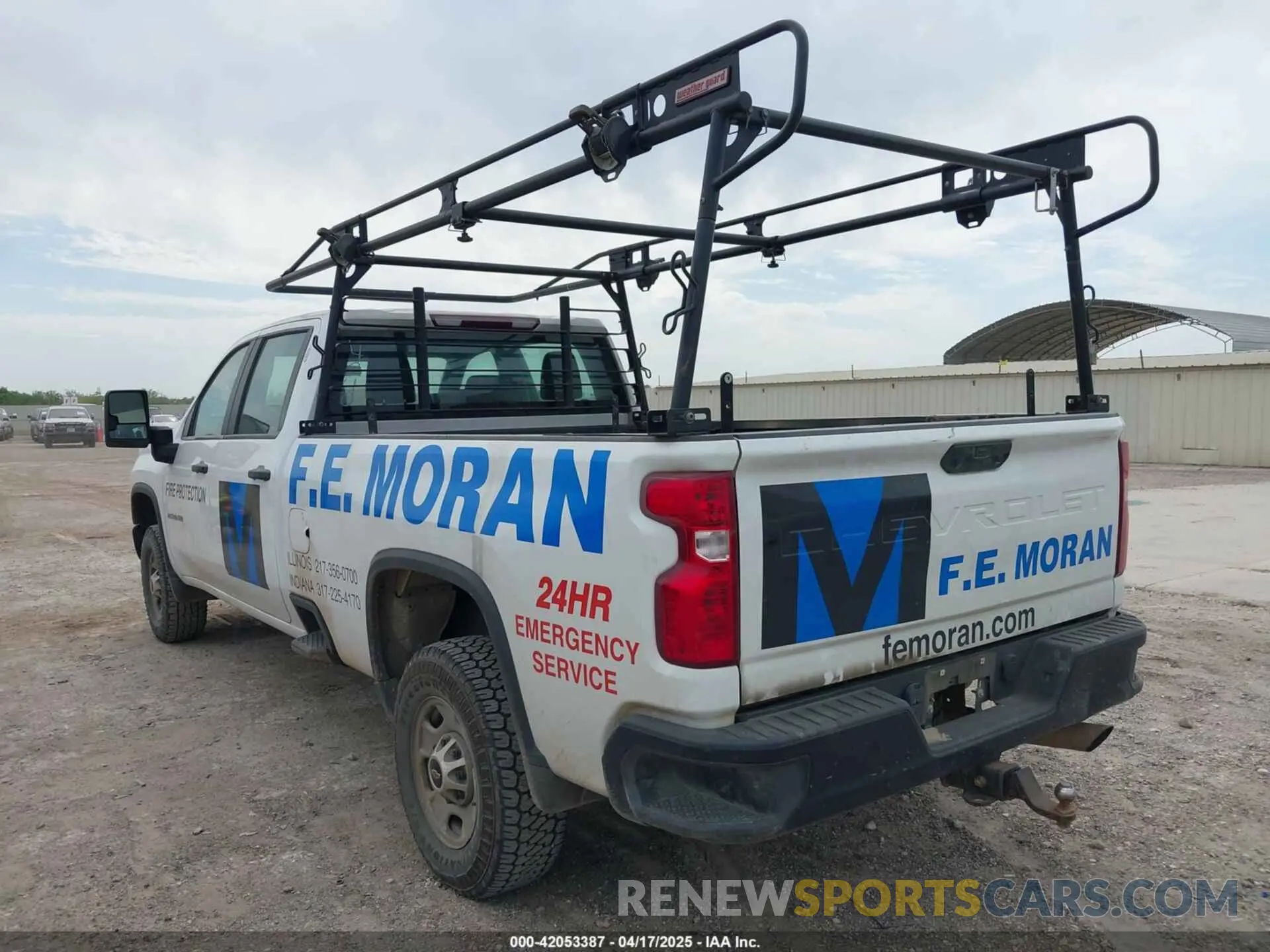 3 Photograph of a damaged car 1GC4YLE73NF225552 CHEVROLET SILVERADO 2500HD 2022