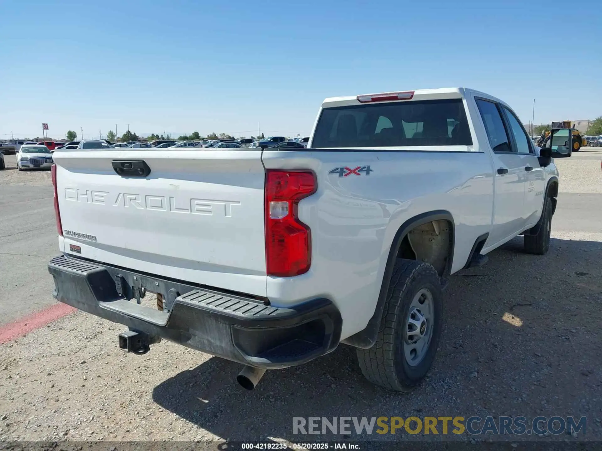 4 Photograph of a damaged car 1GC4YLE76NF224170 CHEVROLET SILVERADO 2500HD 2022