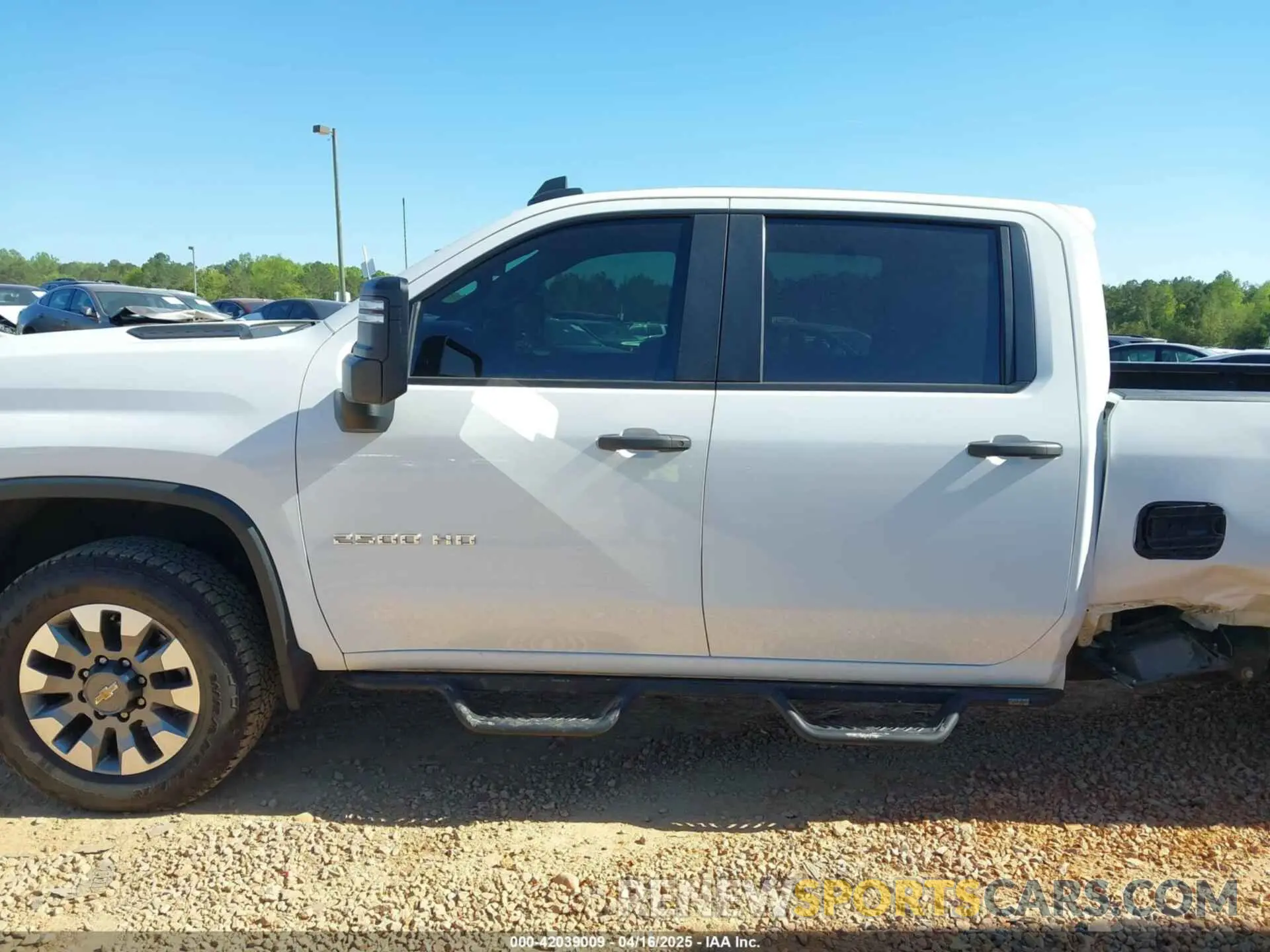 14 Photograph of a damaged car 1GC4YME71NF329267 CHEVROLET SILVERADO 2500HD 2022