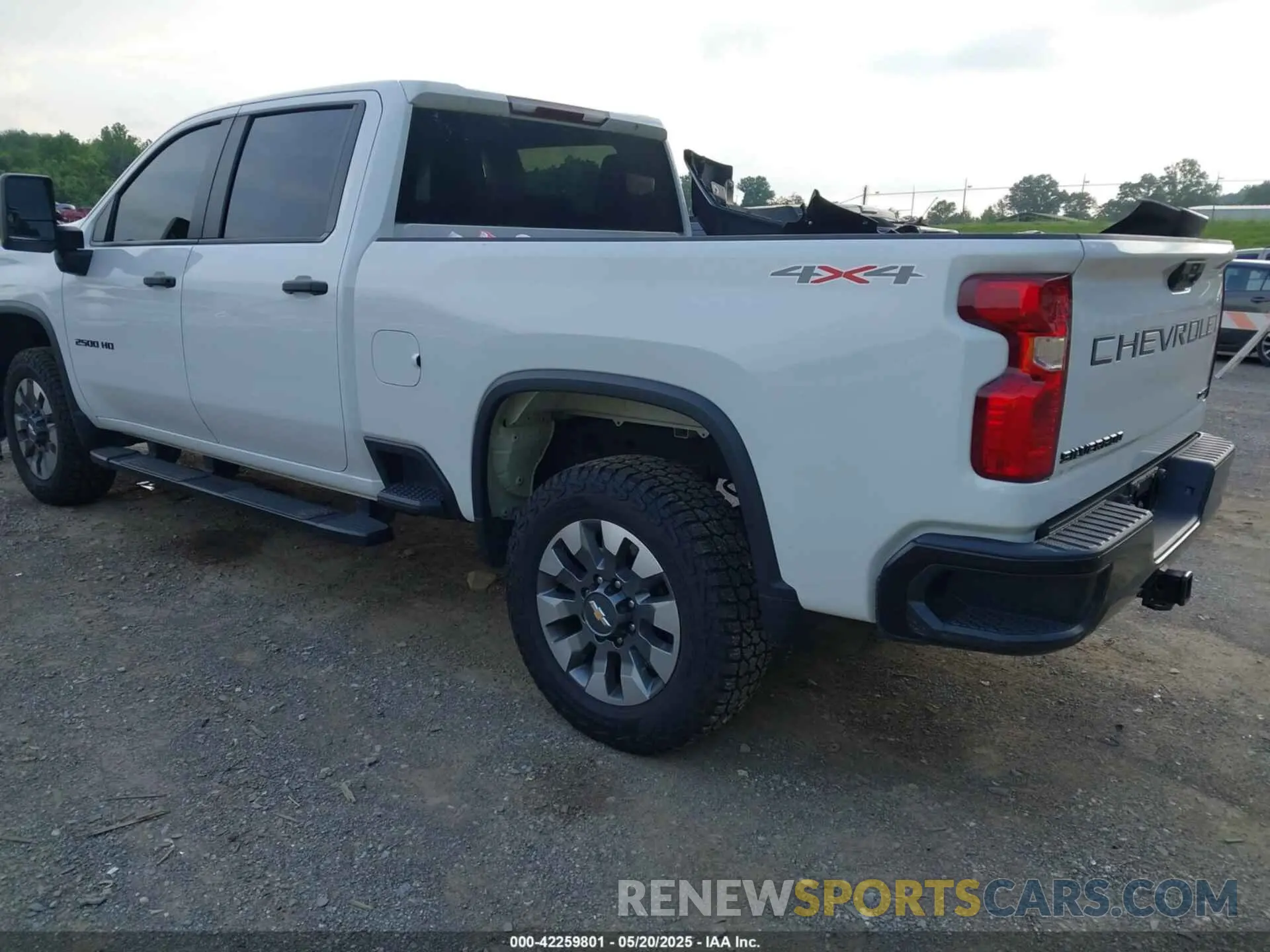 3 Photograph of a damaged car 1GC4YME73NF115669 CHEVROLET SILVERADO 2500HD 2022