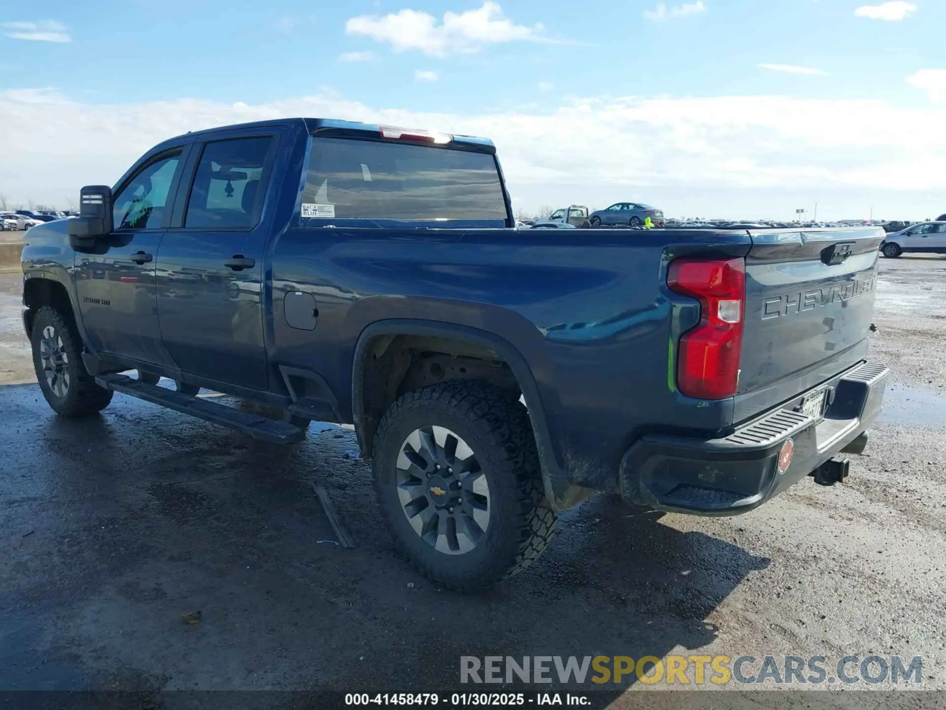 3 Photograph of a damaged car 1GC4YME73NF359998 CHEVROLET SILVERADO 2500HD 2022