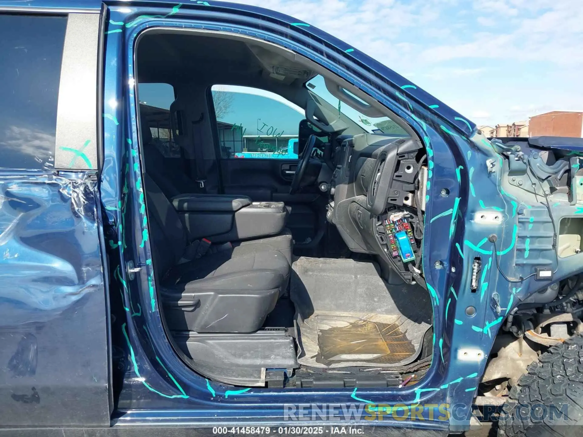 7 Photograph of a damaged car 1GC4YME73NF359998 CHEVROLET SILVERADO 2500HD 2022