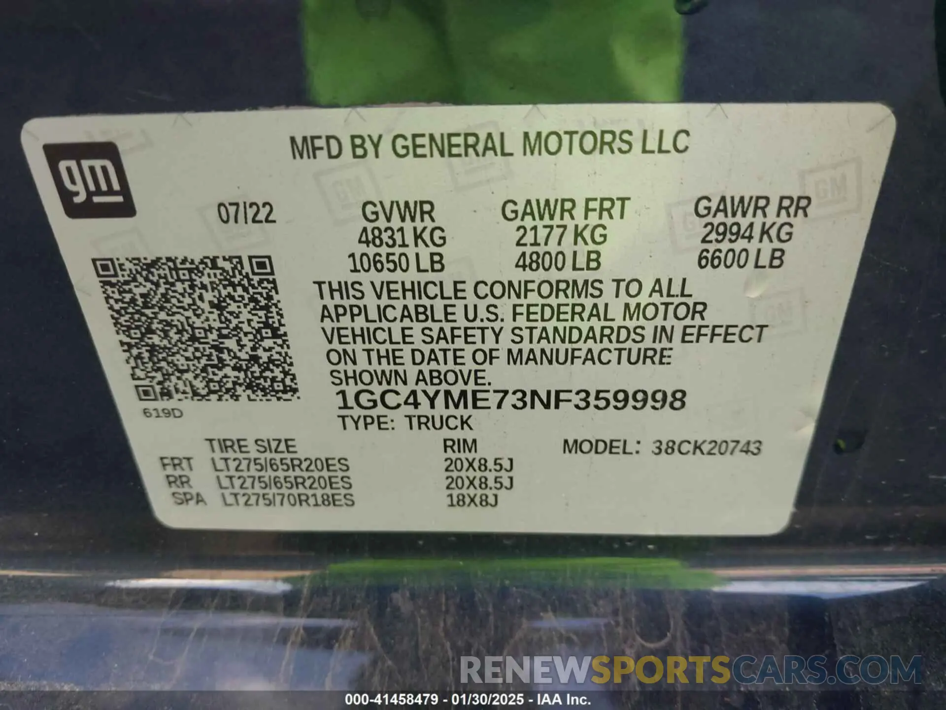8 Photograph of a damaged car 1GC4YME73NF359998 CHEVROLET SILVERADO 2500HD 2022