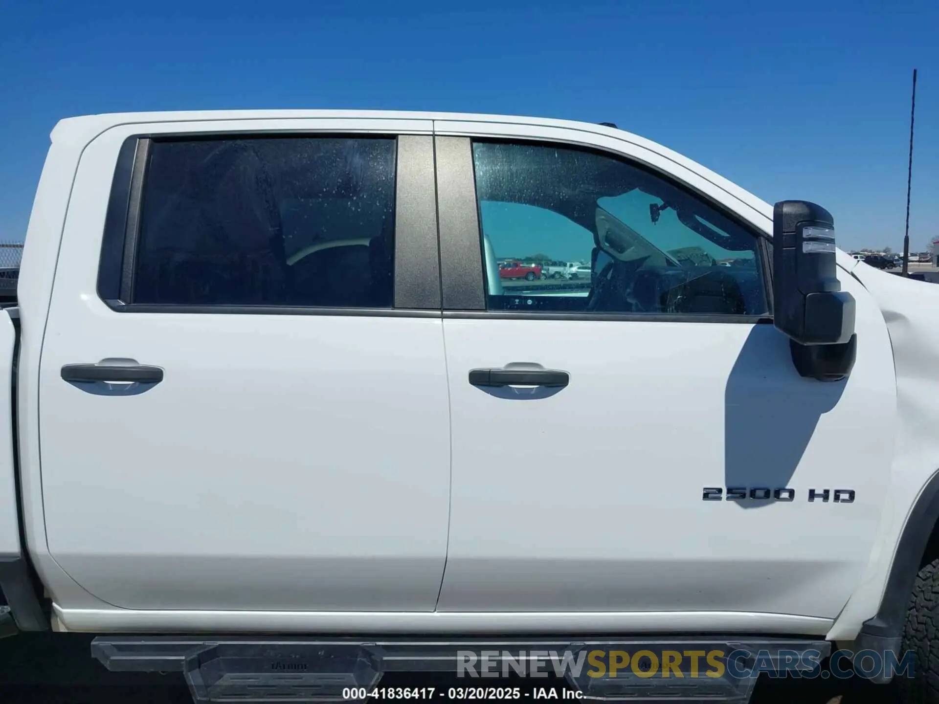 14 Photograph of a damaged car 1GC4YME75NF356181 CHEVROLET SILVERADO 2500HD 2022