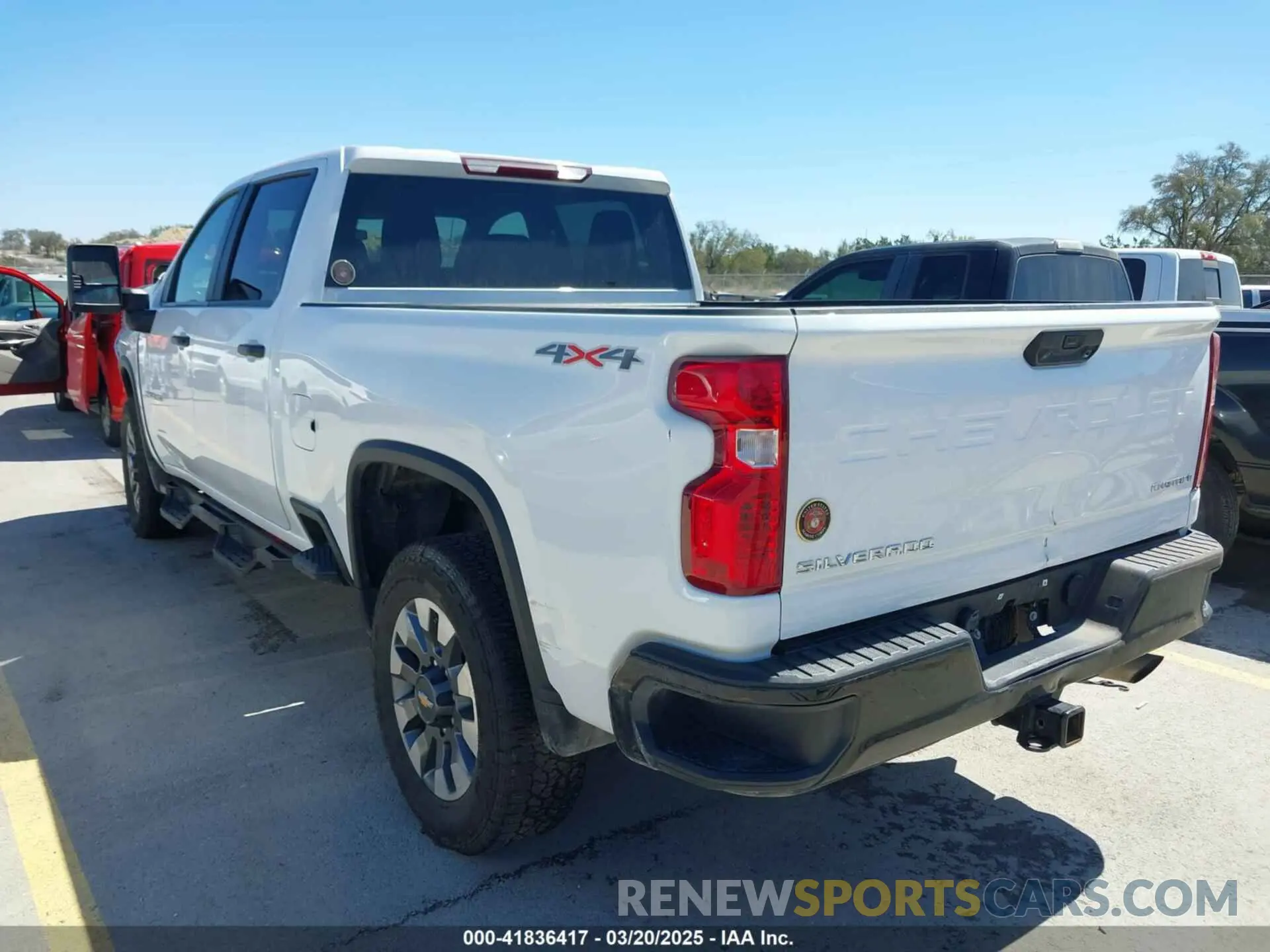 3 Photograph of a damaged car 1GC4YME75NF356181 CHEVROLET SILVERADO 2500HD 2022