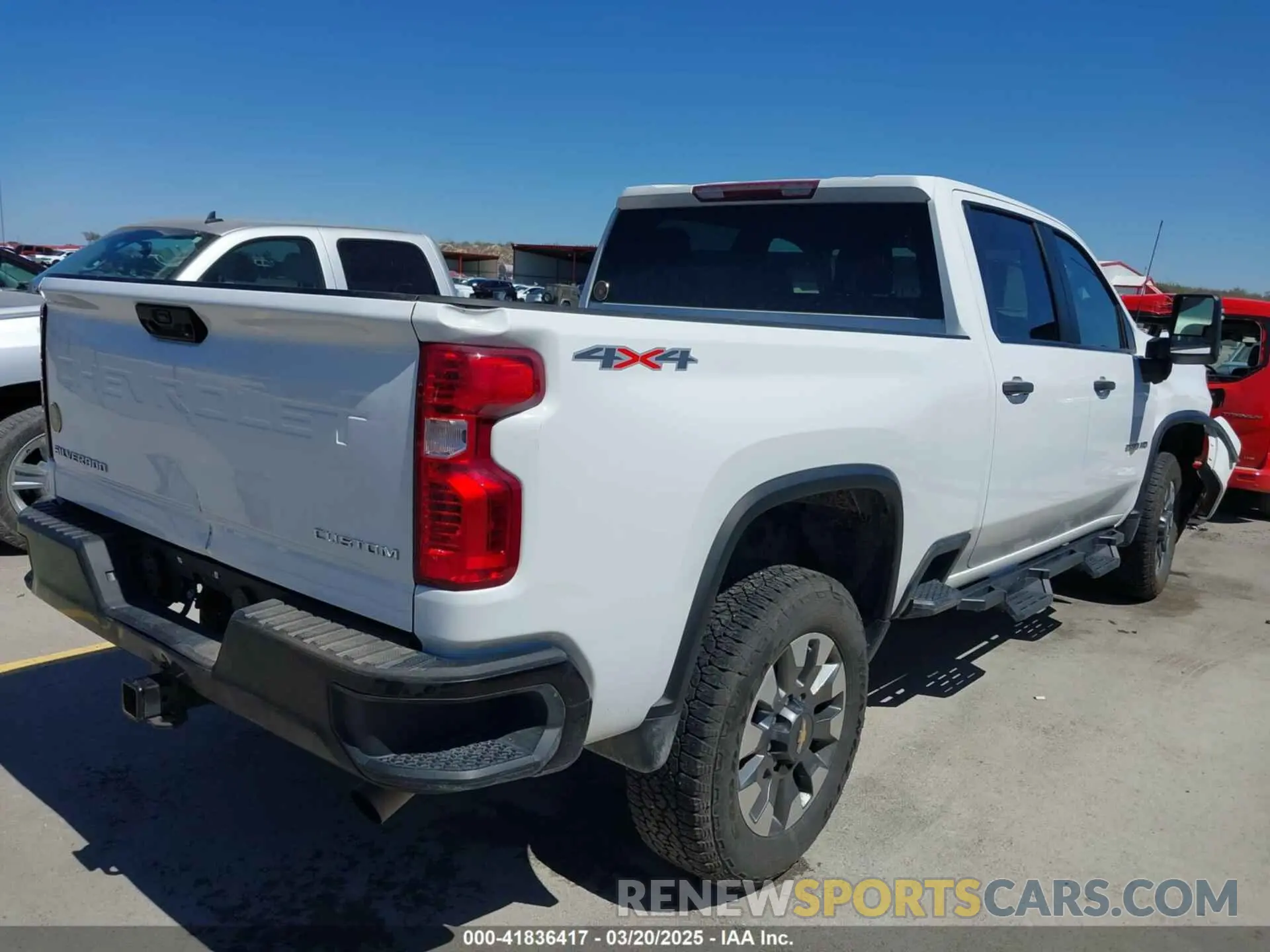 4 Photograph of a damaged car 1GC4YME75NF356181 CHEVROLET SILVERADO 2500HD 2022