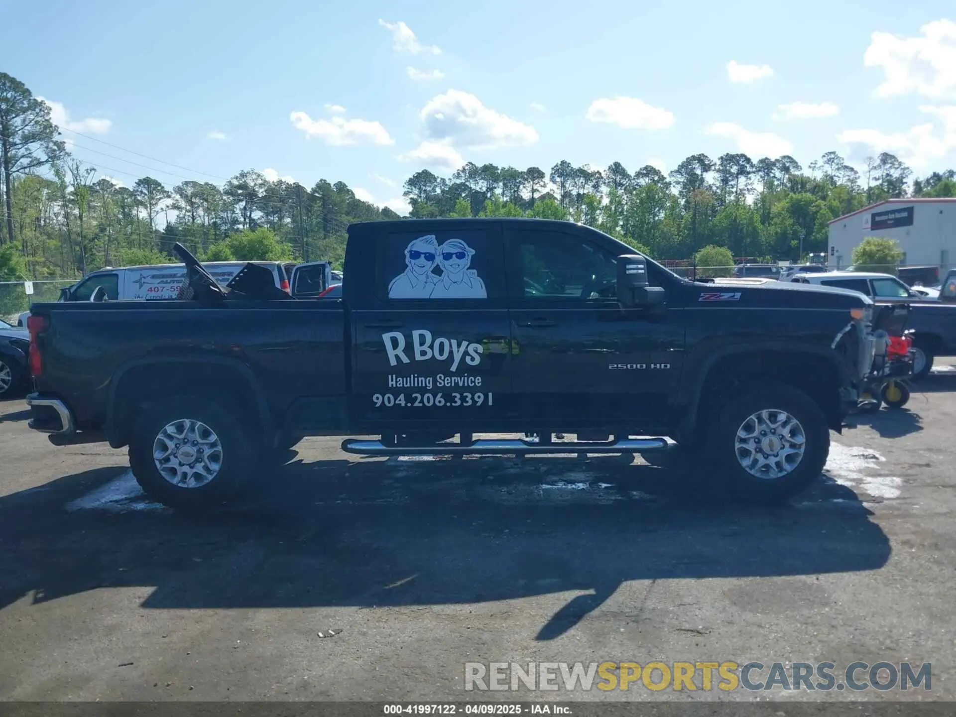 13 Photograph of a damaged car 1GC4YNE71NF175746 CHEVROLET SILVERADO 2500HD 2022