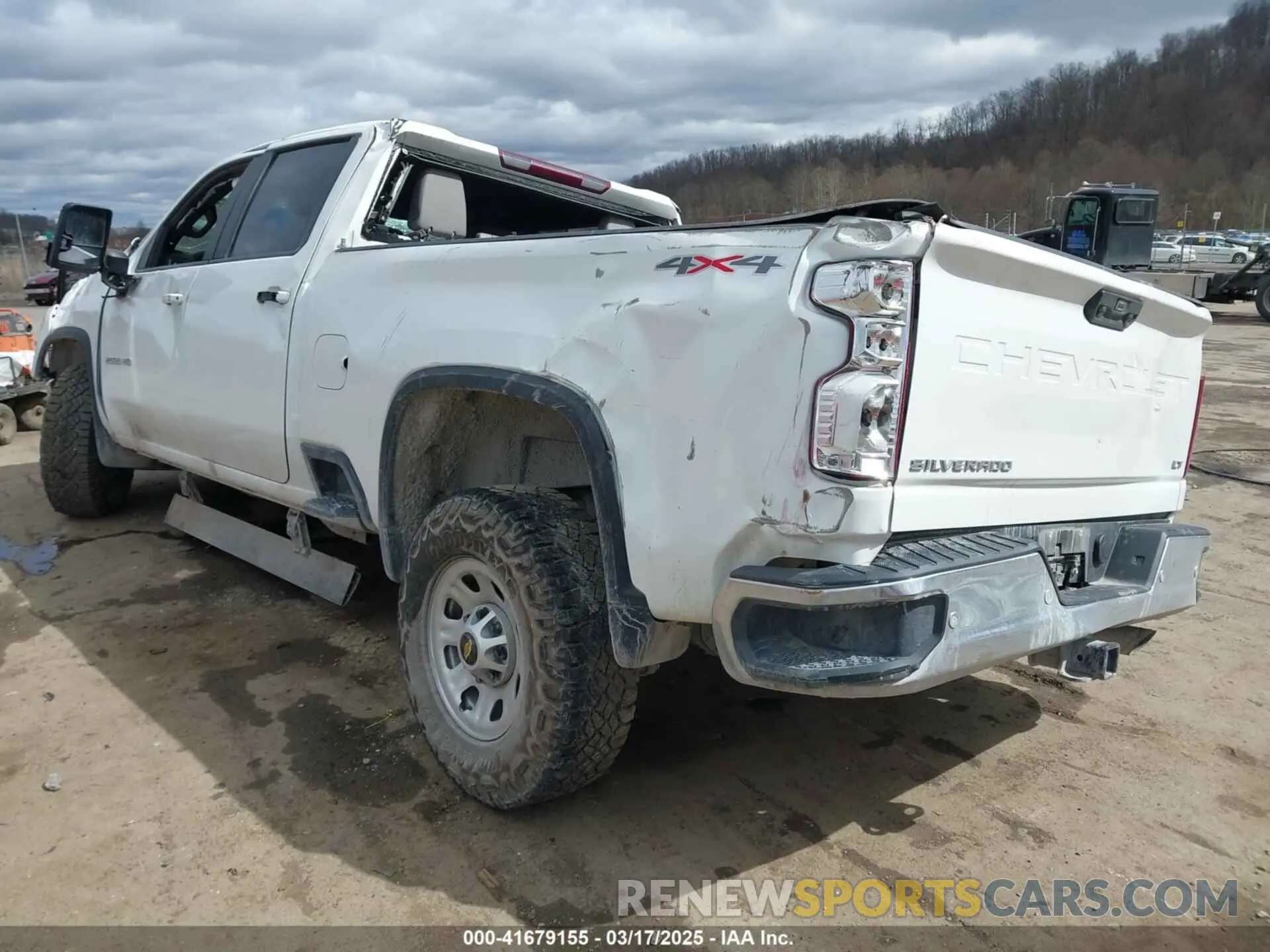 3 Photograph of a damaged car 1GC4YNE77NF237196 CHEVROLET SILVERADO 2500HD 2022