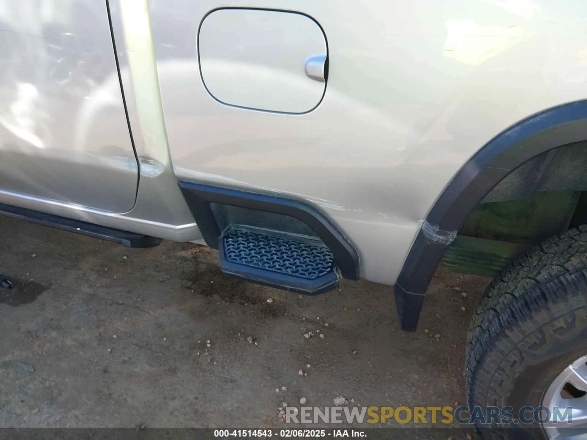 11 Photograph of a damaged car 1GC4YNE78NF177056 CHEVROLET SILVERADO 2500HD 2022