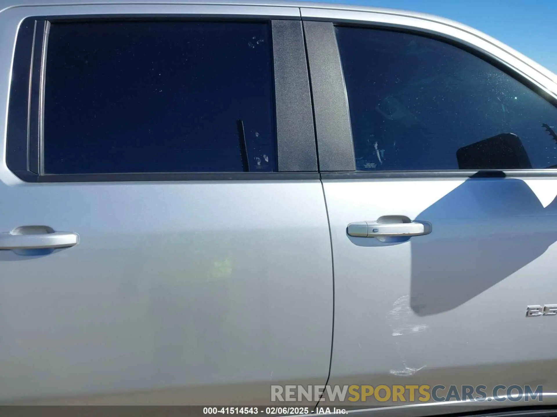 14 Photograph of a damaged car 1GC4YNE78NF177056 CHEVROLET SILVERADO 2500HD 2022