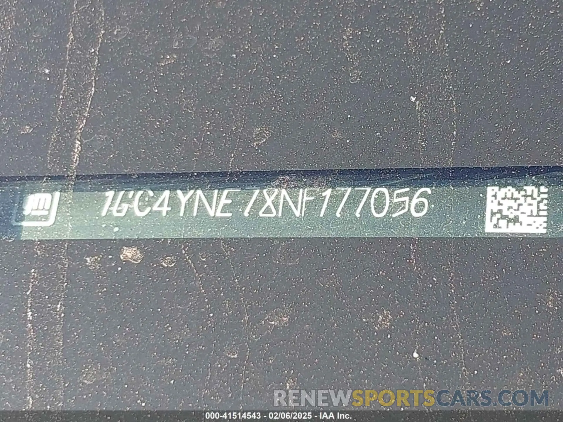 8 Photograph of a damaged car 1GC4YNE78NF177056 CHEVROLET SILVERADO 2500HD 2022