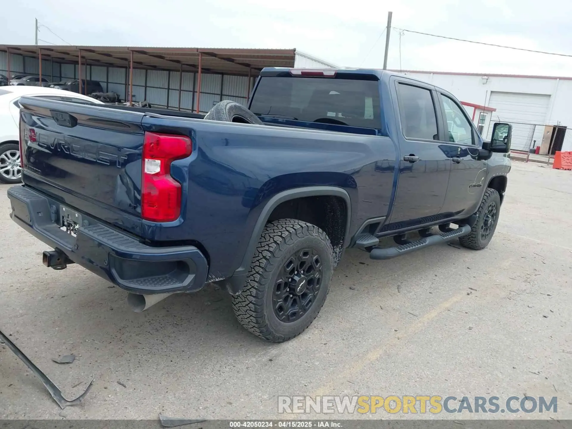 4 Photograph of a damaged car 1GC4YNEY0NF131990 CHEVROLET SILVERADO 2500HD 2022