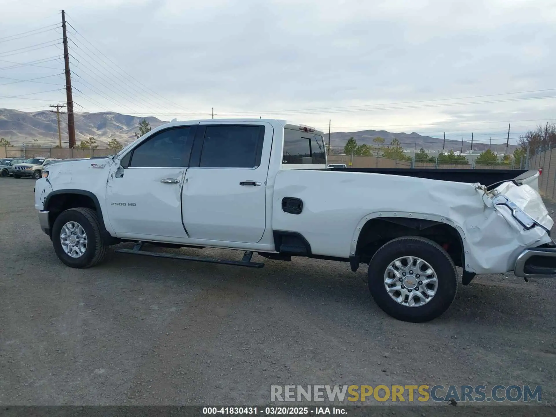 11 Photograph of a damaged car 1GC4YPE74NF359946 CHEVROLET SILVERADO 2500HD 2022