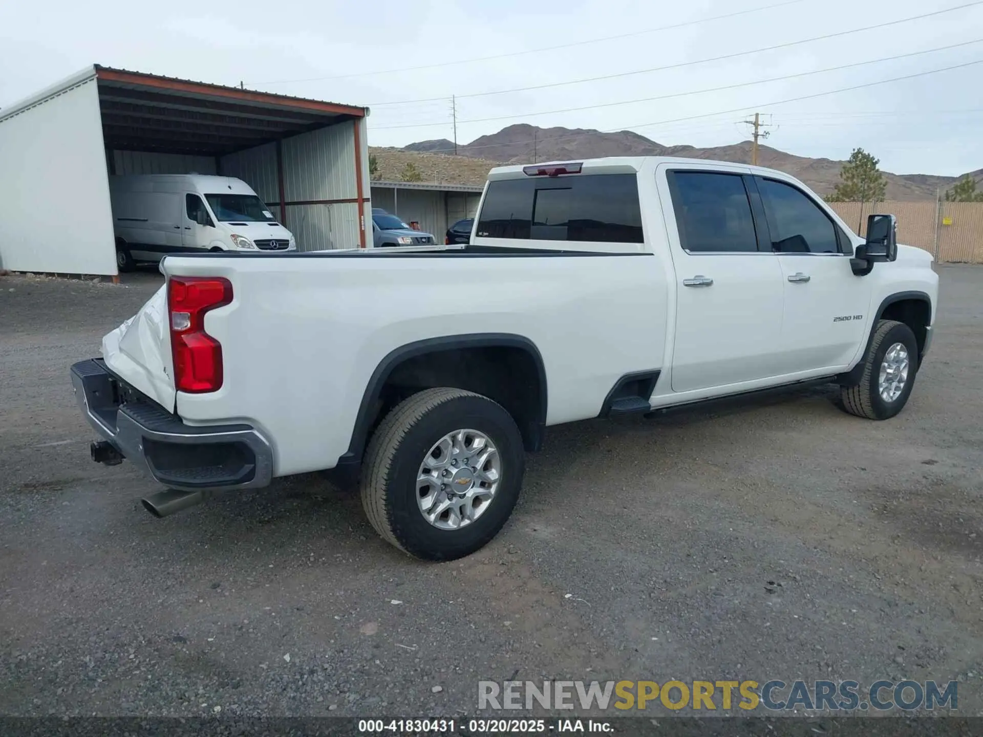 4 Photograph of a damaged car 1GC4YPE74NF359946 CHEVROLET SILVERADO 2500HD 2022