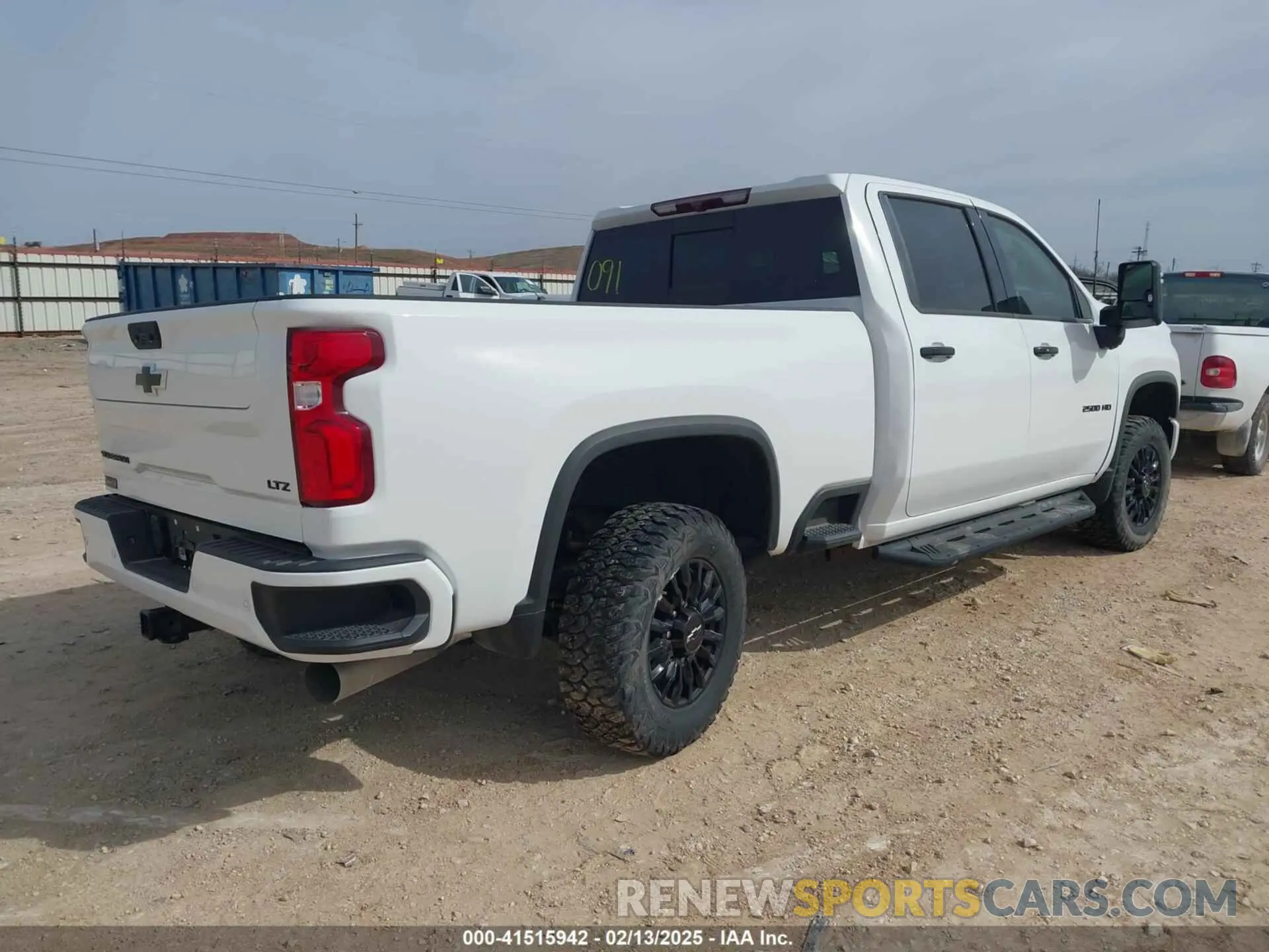 4 Photograph of a damaged car 1GC4YPEY4NF151820 CHEVROLET SILVERADO 2500HD 2022