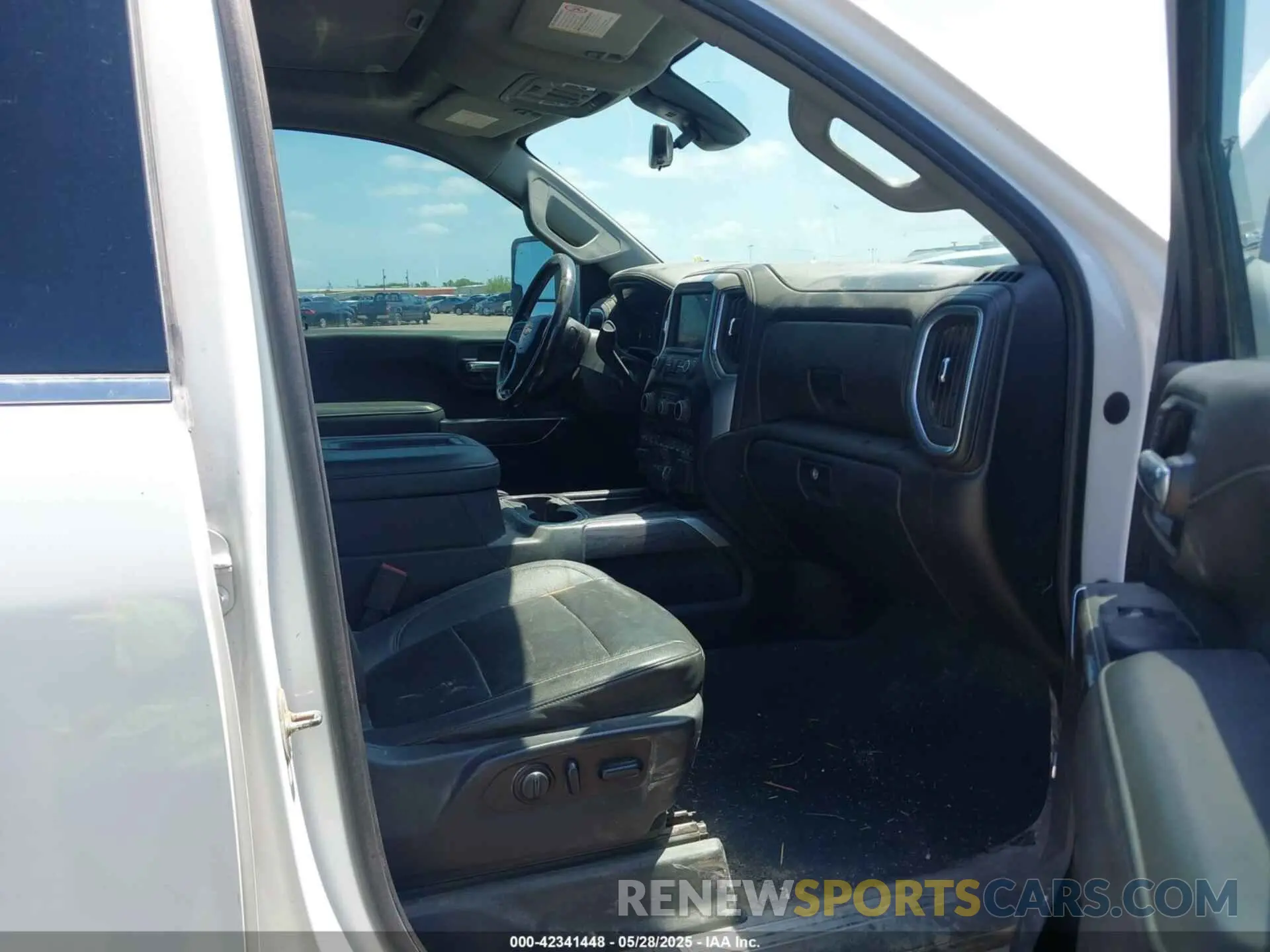 6 Photograph of a damaged car 1GC4YPEY9NF305972 CHEVROLET SILVERADO 2500HD 2022