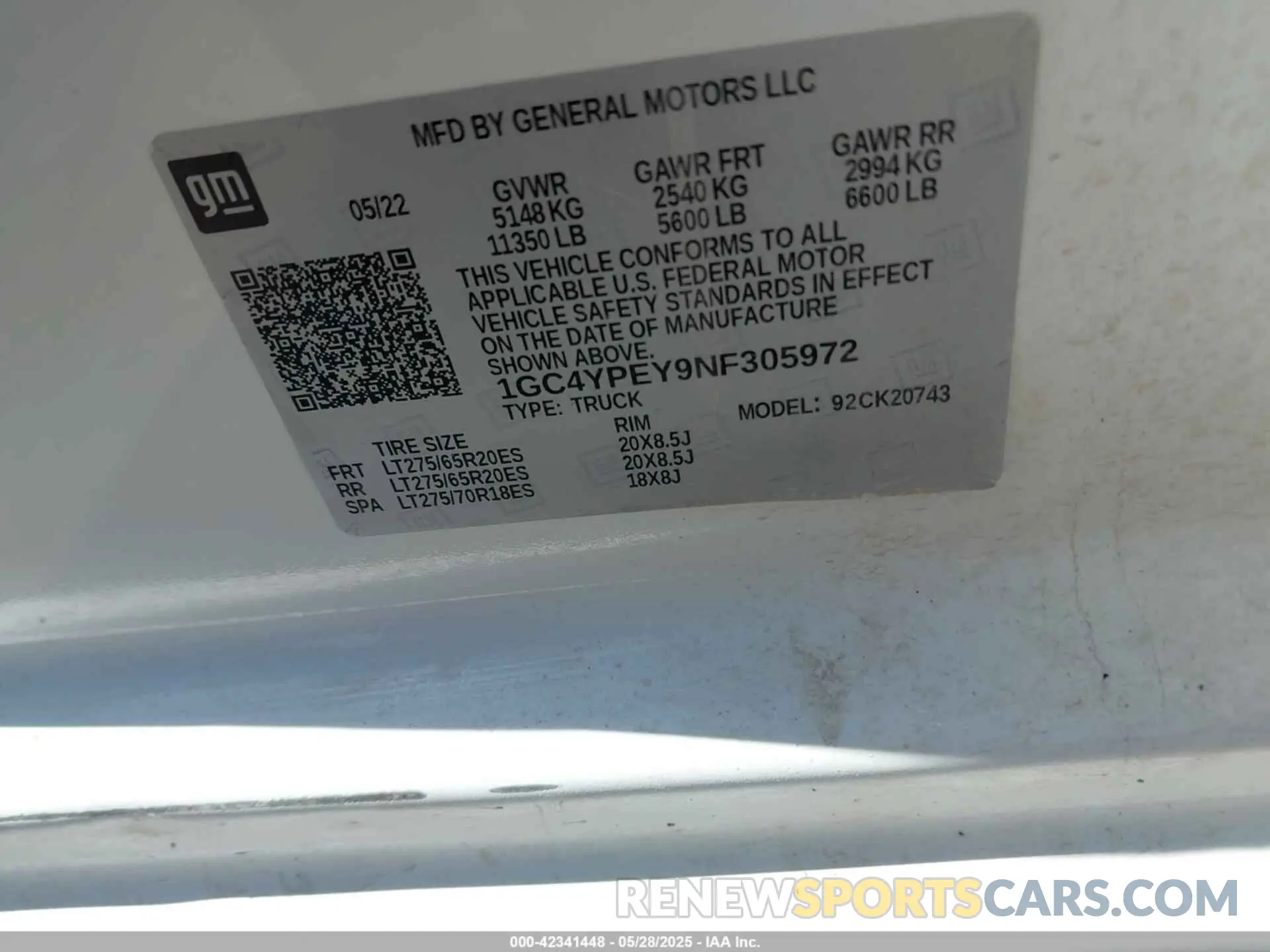 8 Photograph of a damaged car 1GC4YPEY9NF305972 CHEVROLET SILVERADO 2500HD 2022