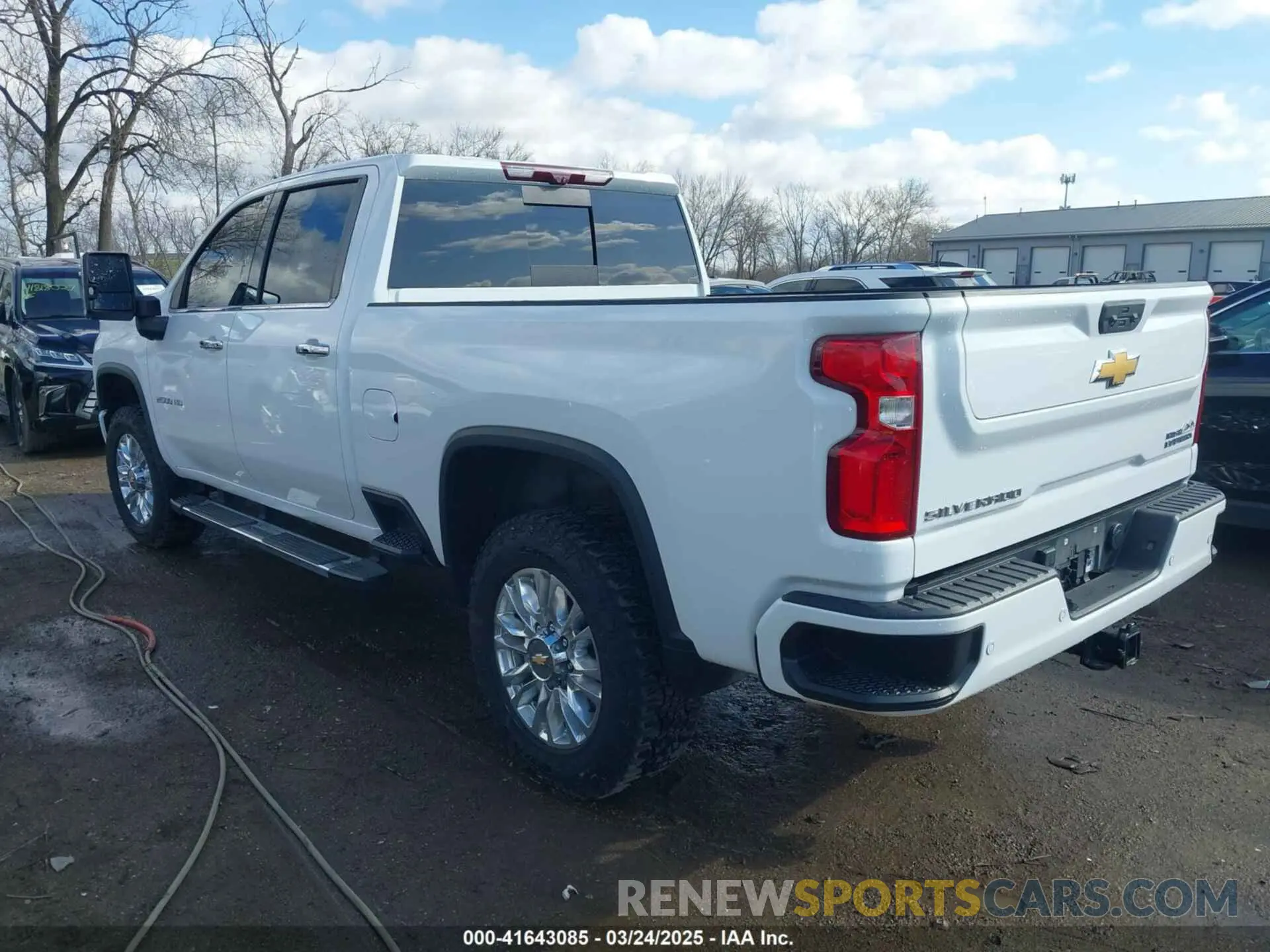 3 Photograph of a damaged car 1GC4YREY0NF167363 CHEVROLET SILVERADO 2500HD 2022