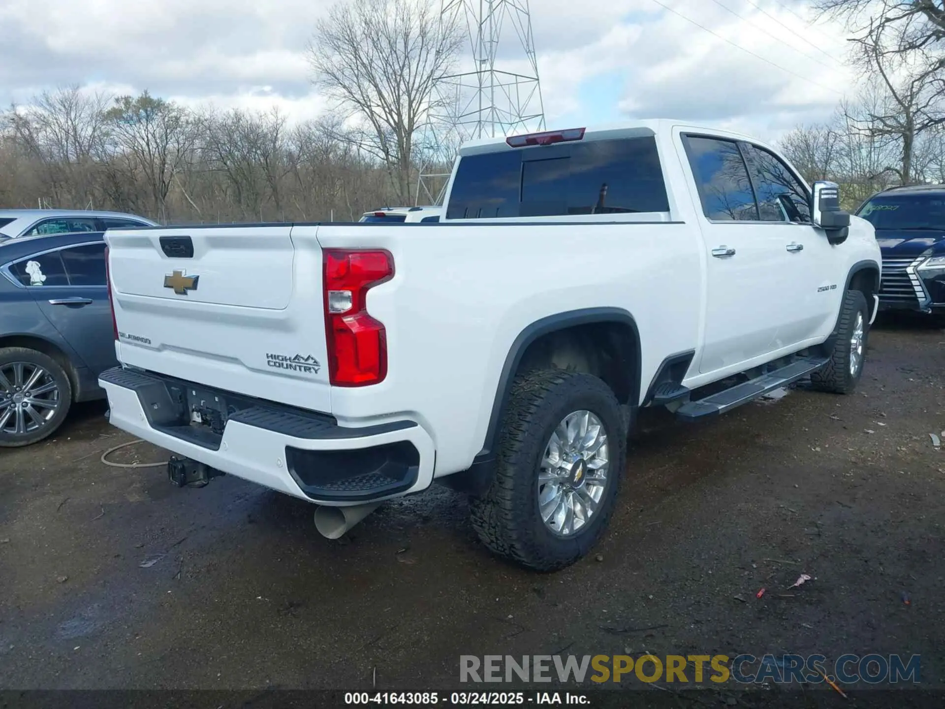 4 Photograph of a damaged car 1GC4YREY0NF167363 CHEVROLET SILVERADO 2500HD 2022