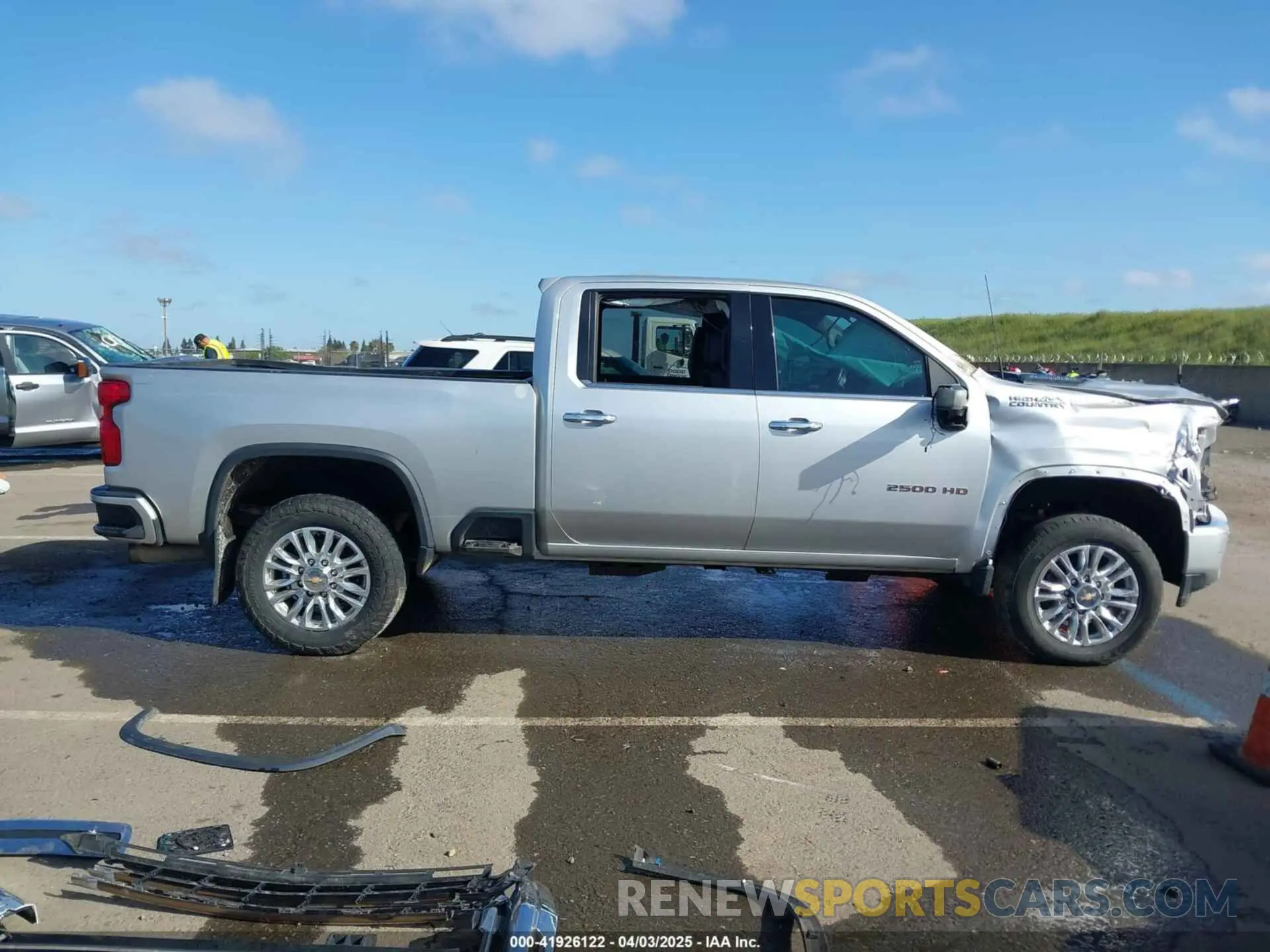14 Photograph of a damaged car 1GC4YREY4NF110342 CHEVROLET SILVERADO 2500HD 2022